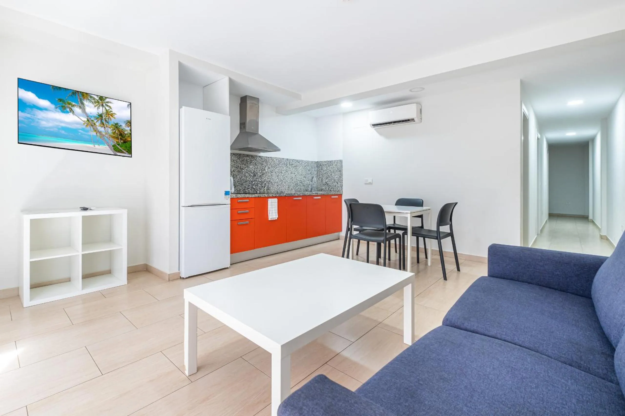 TV and multimedia in Apartamentos La Rosita Old Town