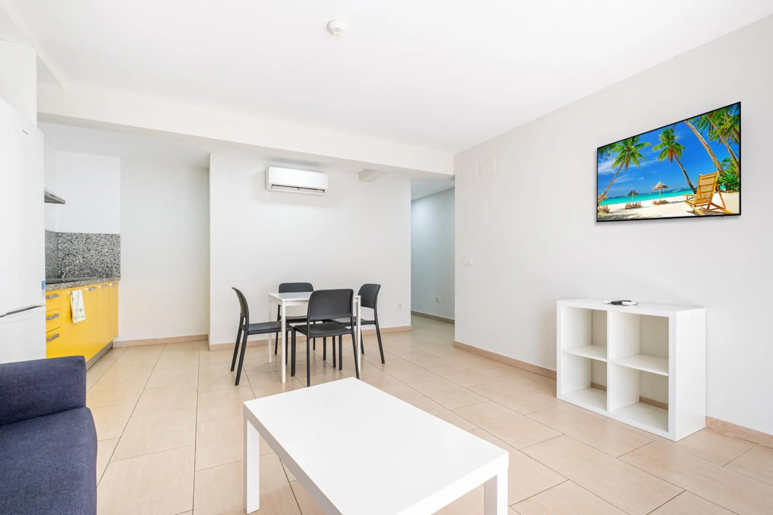 TV and multimedia in Apartamentos La Rosita Old Town