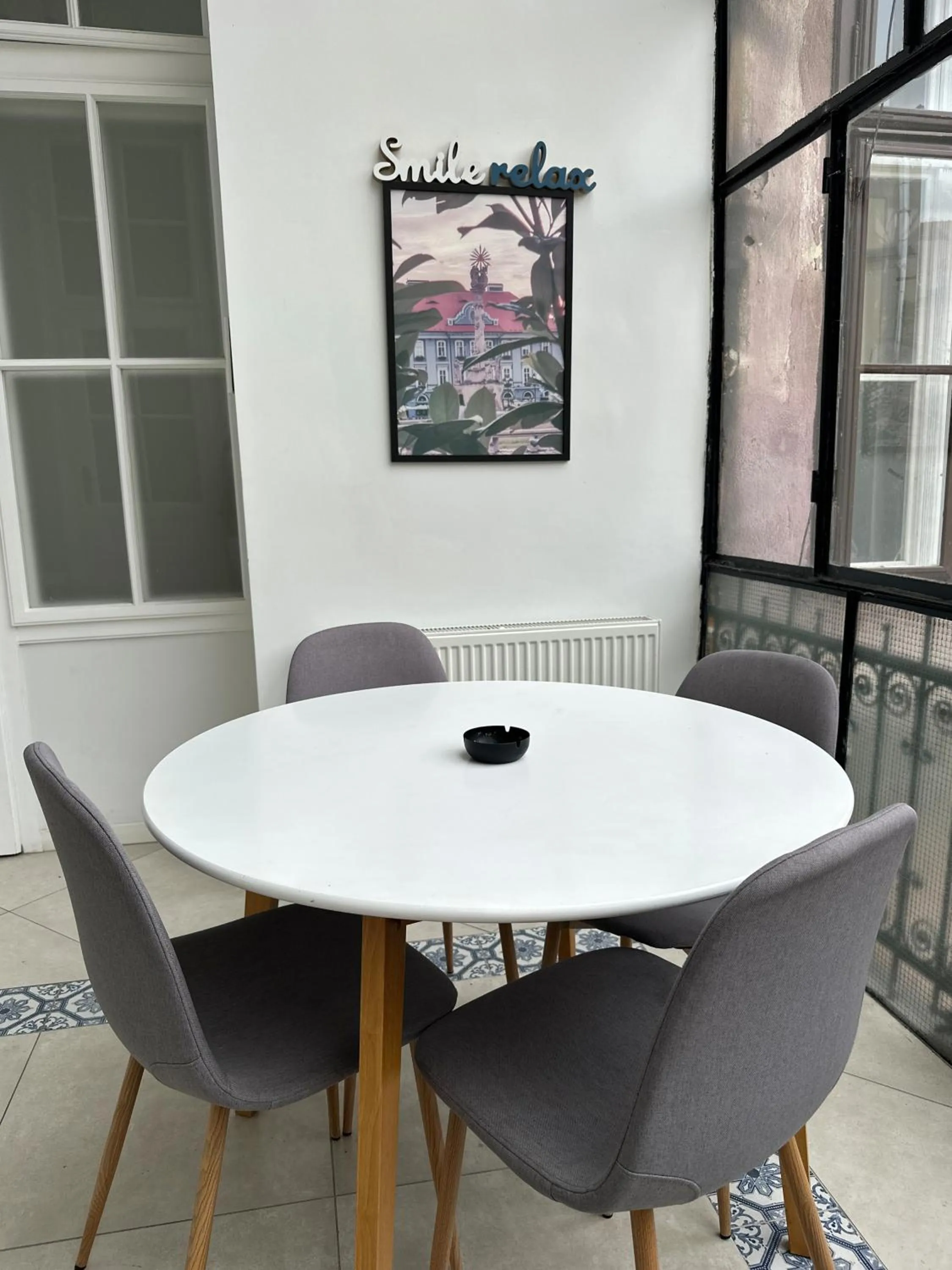 Seating area in Carol Residence - ultra central - powered by NEO