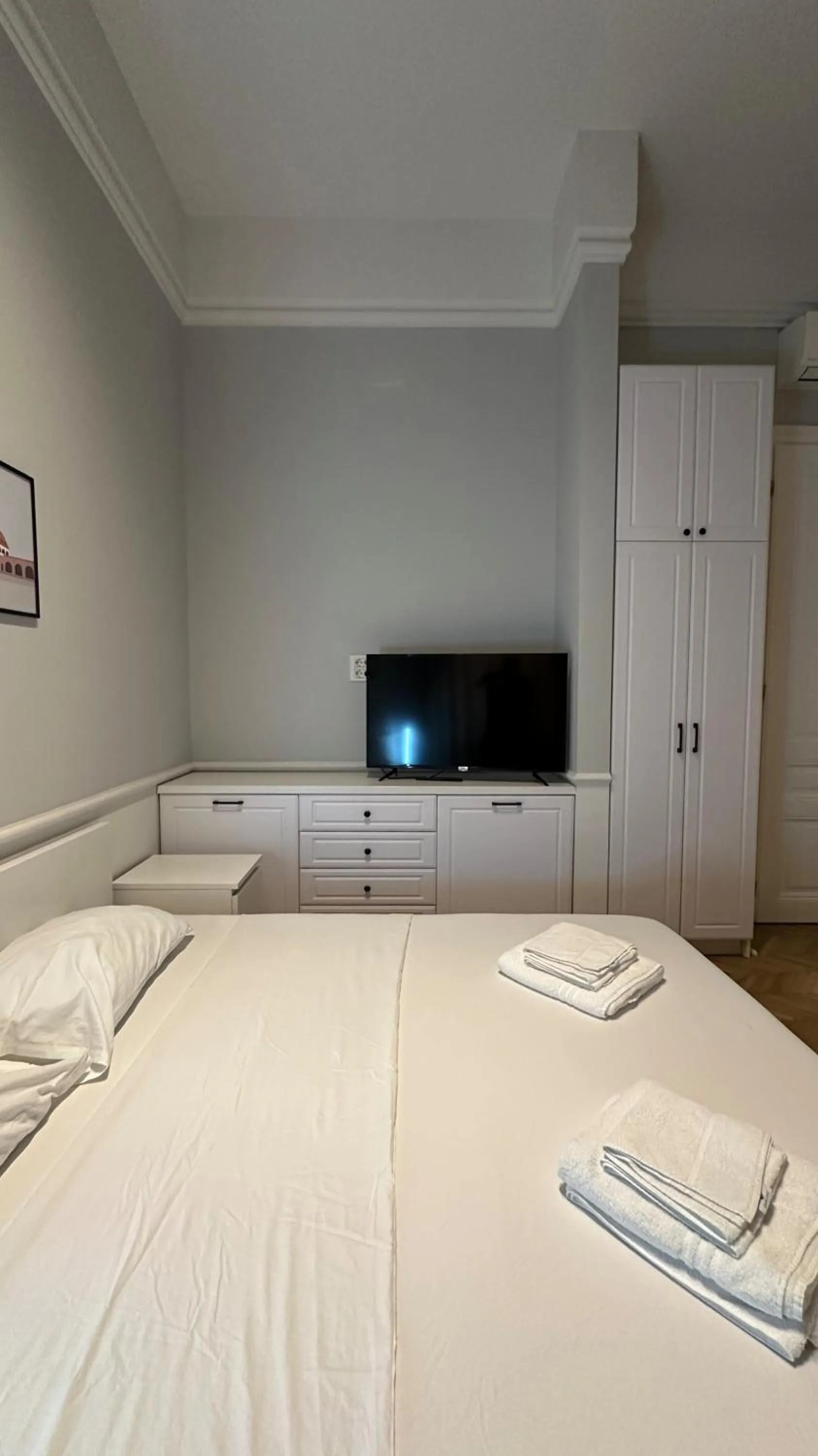 TV and multimedia, Bed in Carol Residence - ultra central - powered by NEO