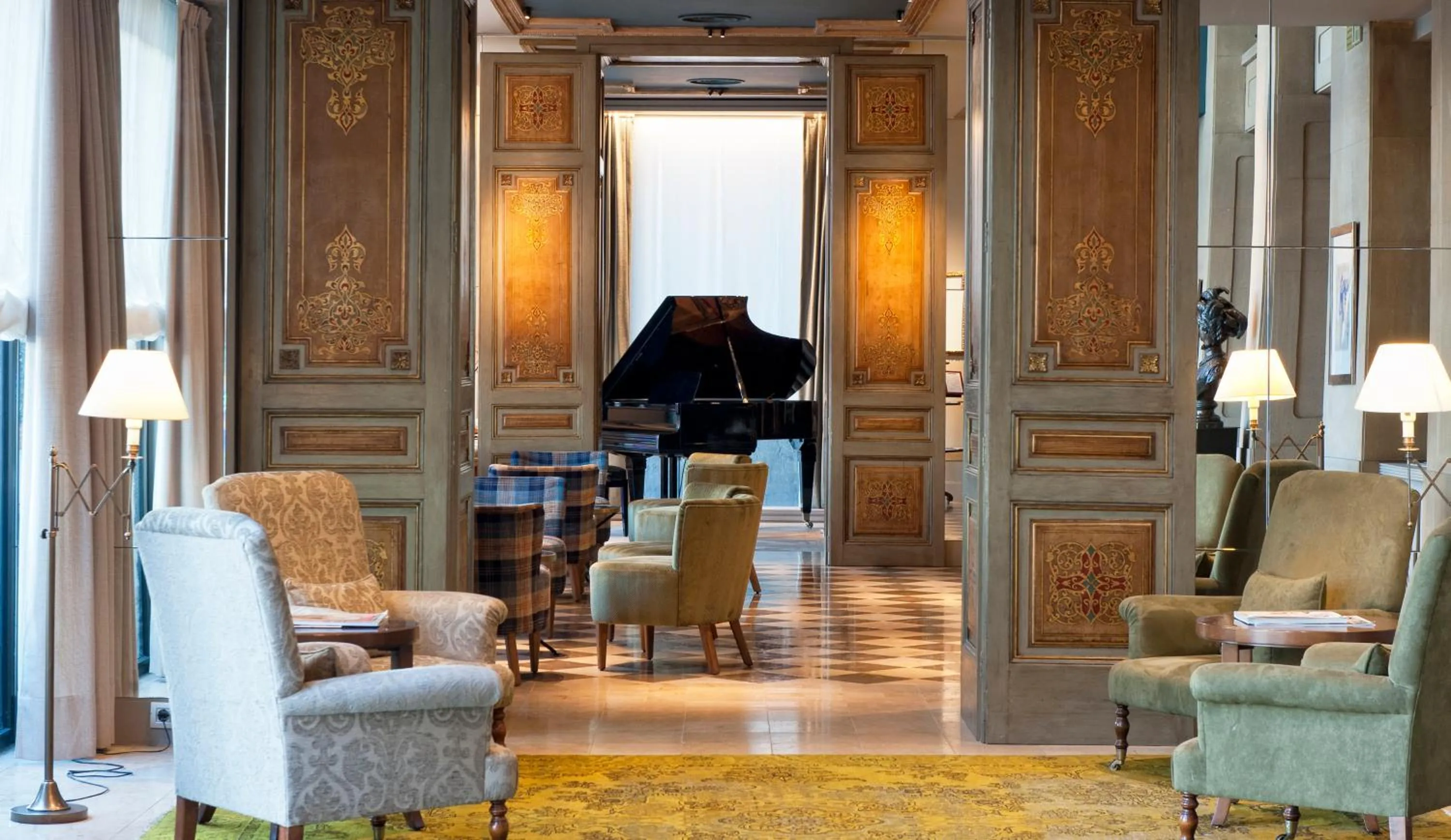 Lobby or reception in Duquesa de Cardona Hotel 4 Sup by Grup Duquessa