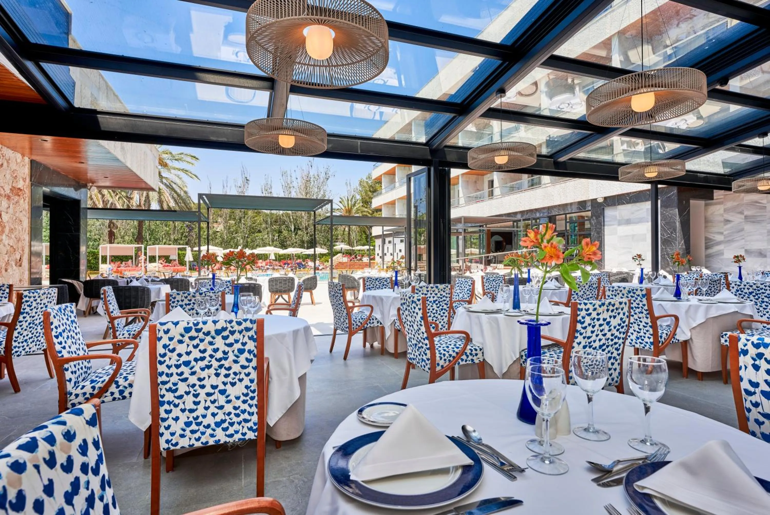 Restaurant/places to eat in Hotel Serrano Palace