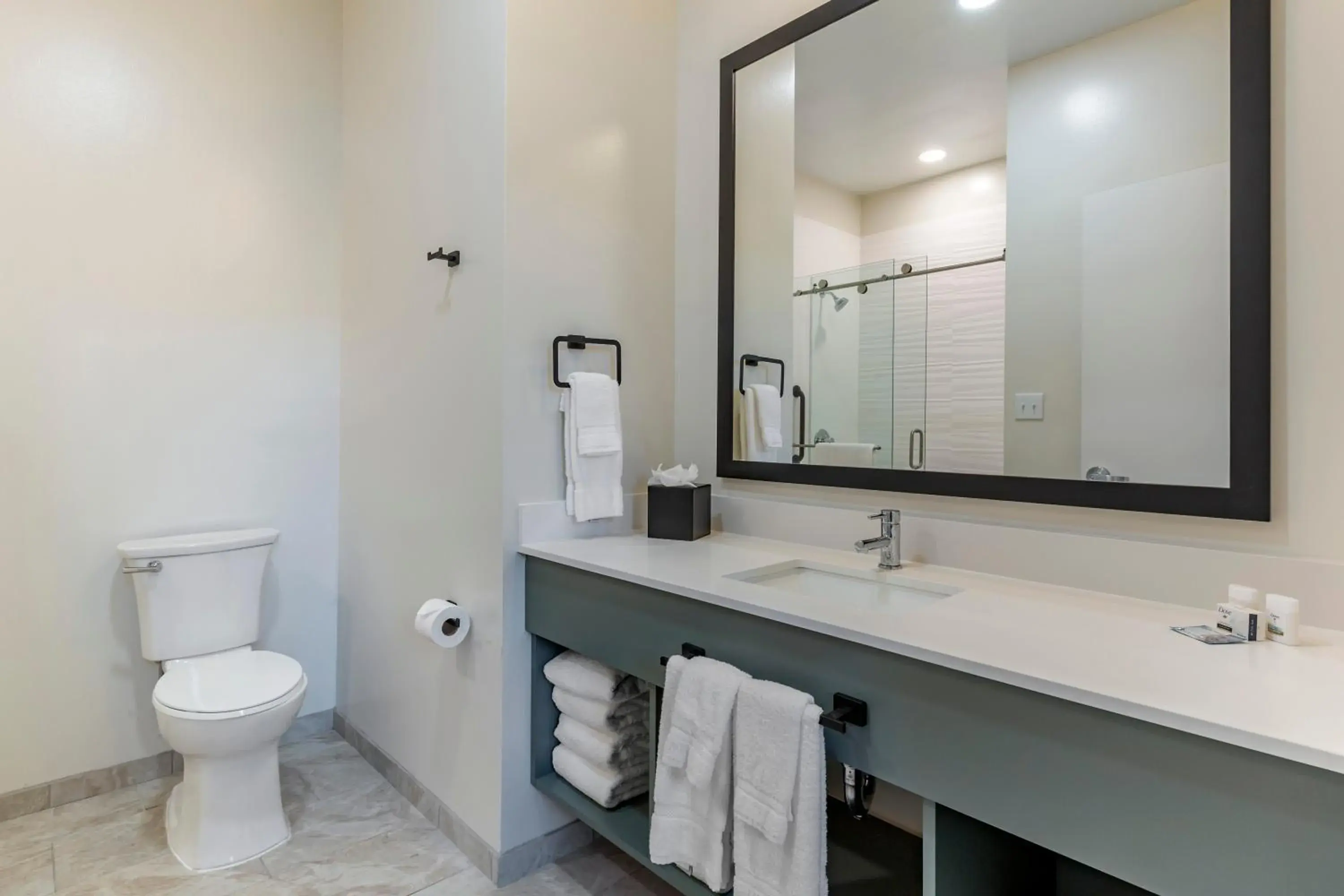 Deluxe Queen Suite in Inn at Blackstone Deluxe Queen Suite in Inn at Blackstone