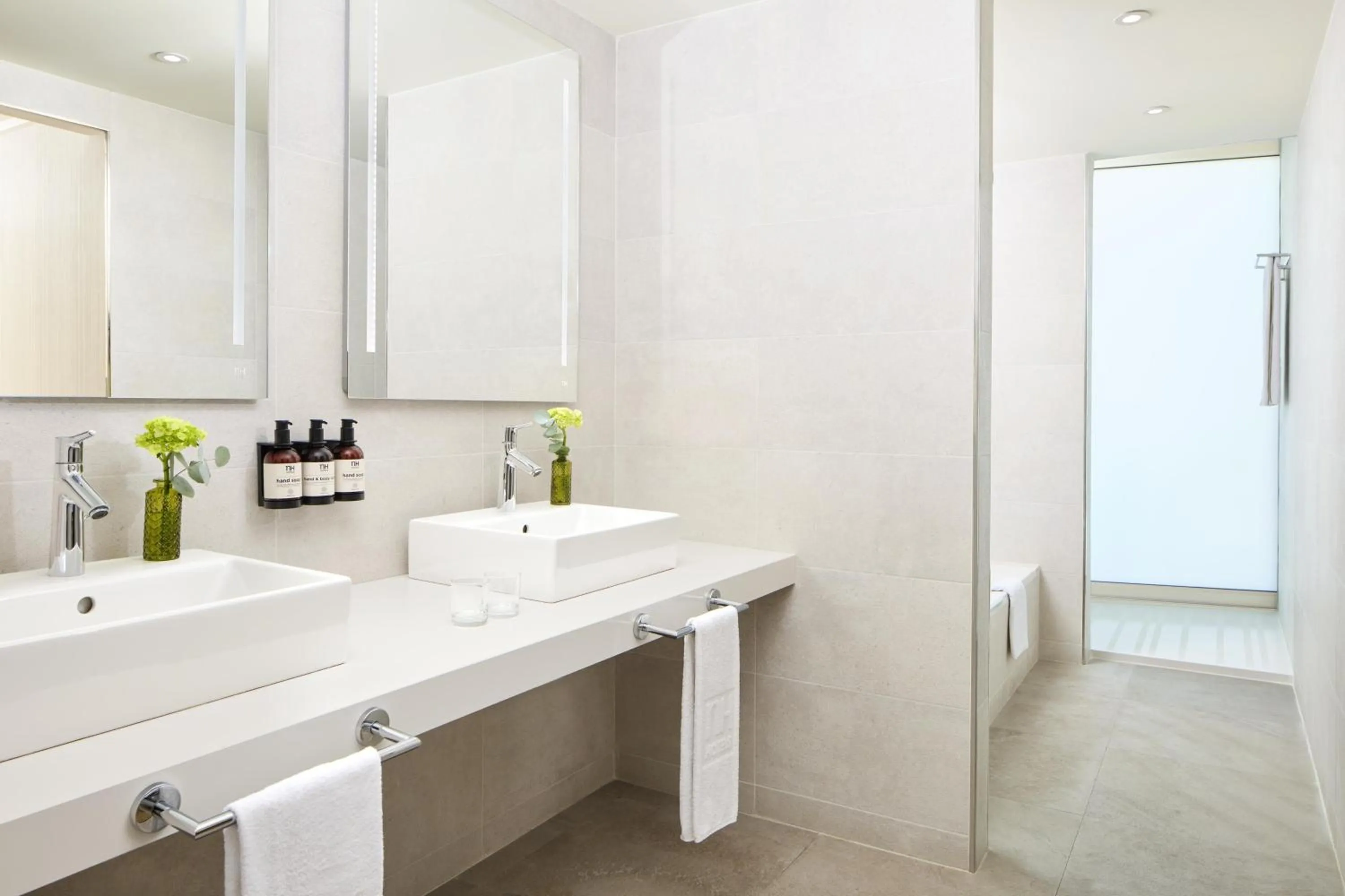 Bedroom in NH Málaga