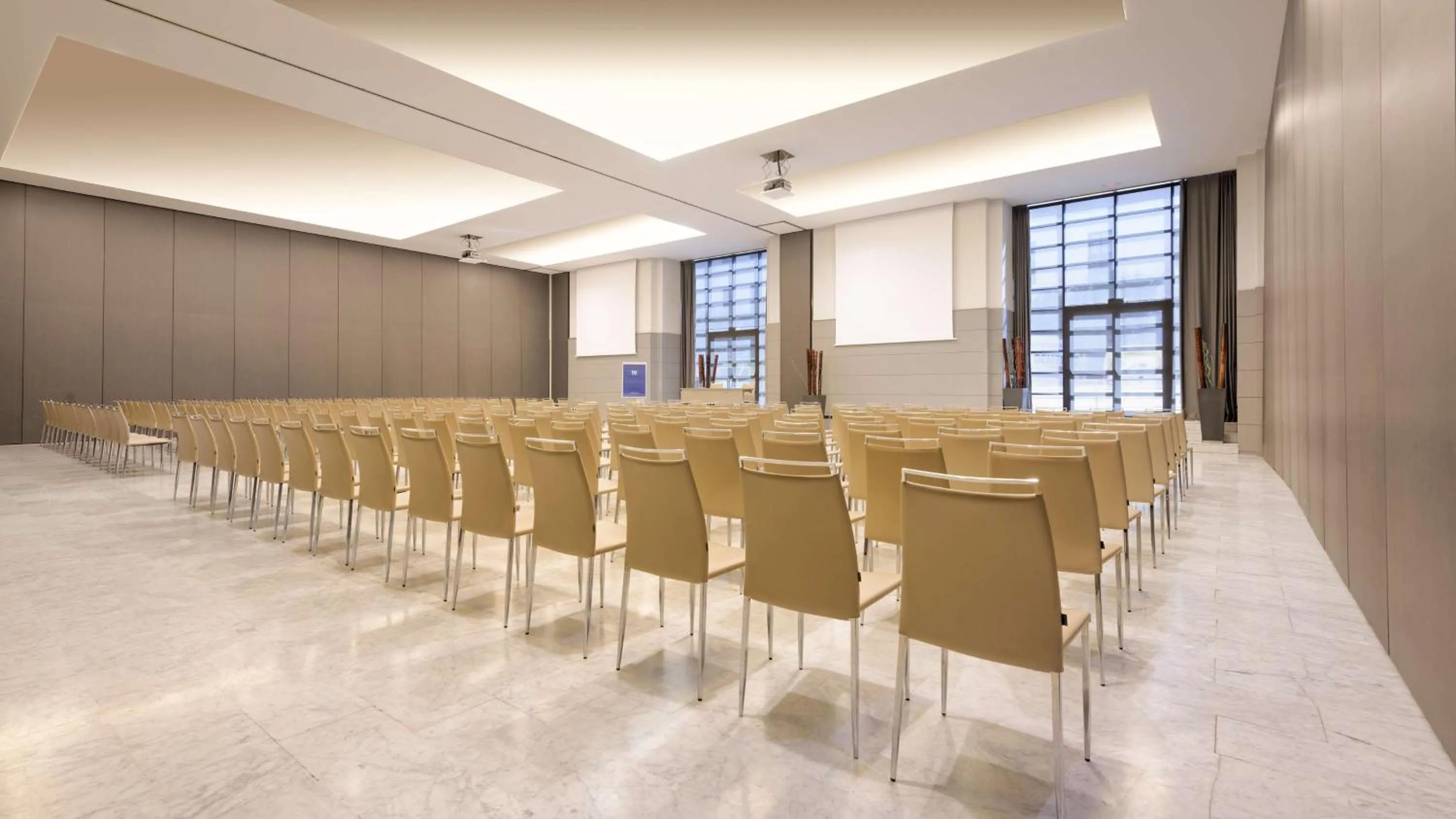 Meeting/conference room in NH Málaga