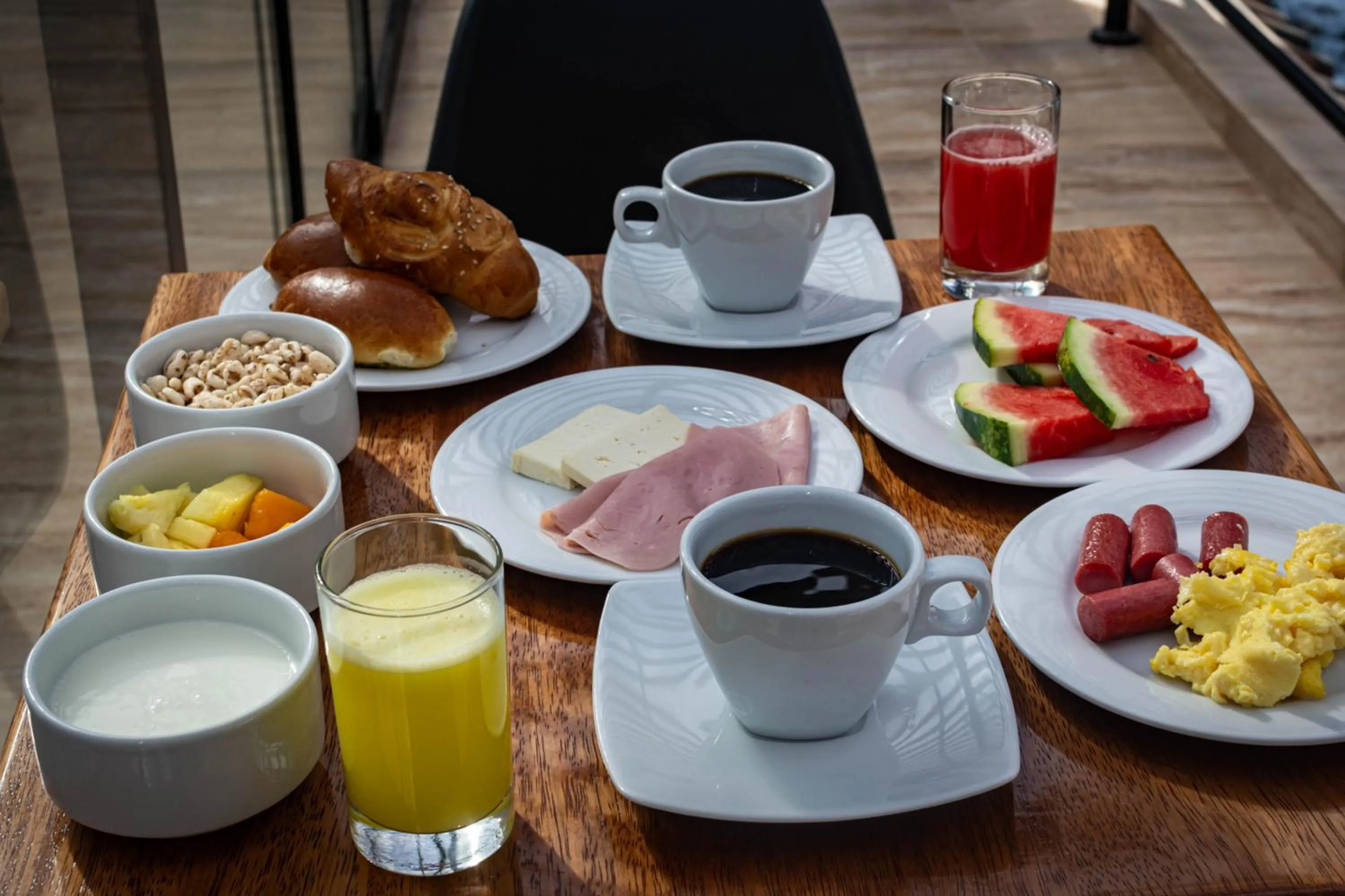 Breakfast in SAYACMARCA CLASSIC Inn