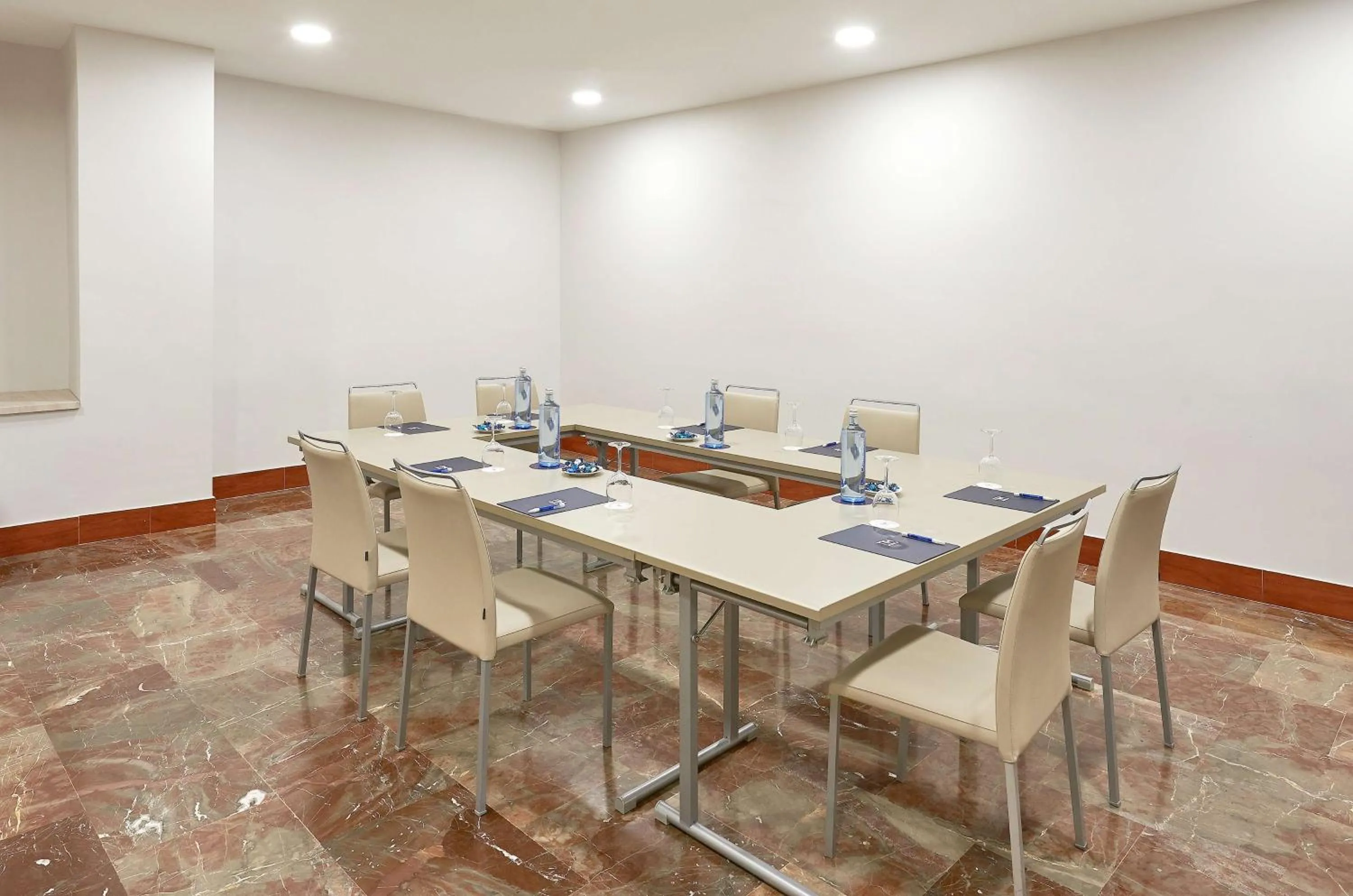 Meeting/conference room in NH Córdoba Califa