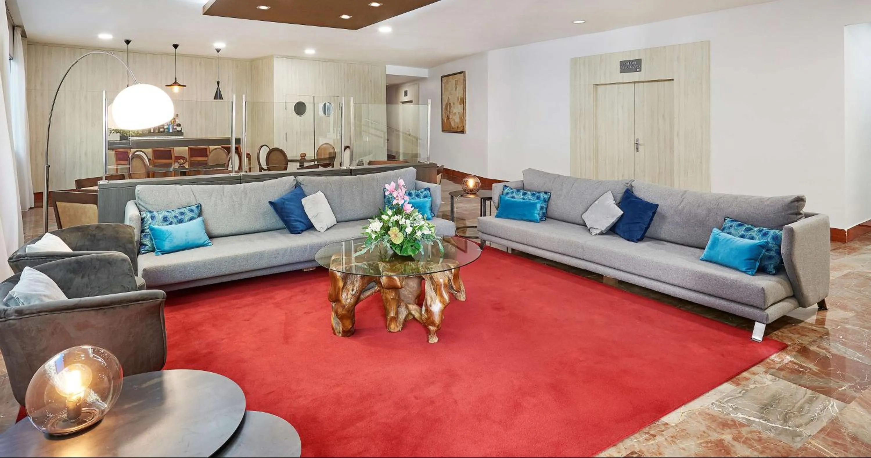 Lobby or reception in NH Córdoba Califa