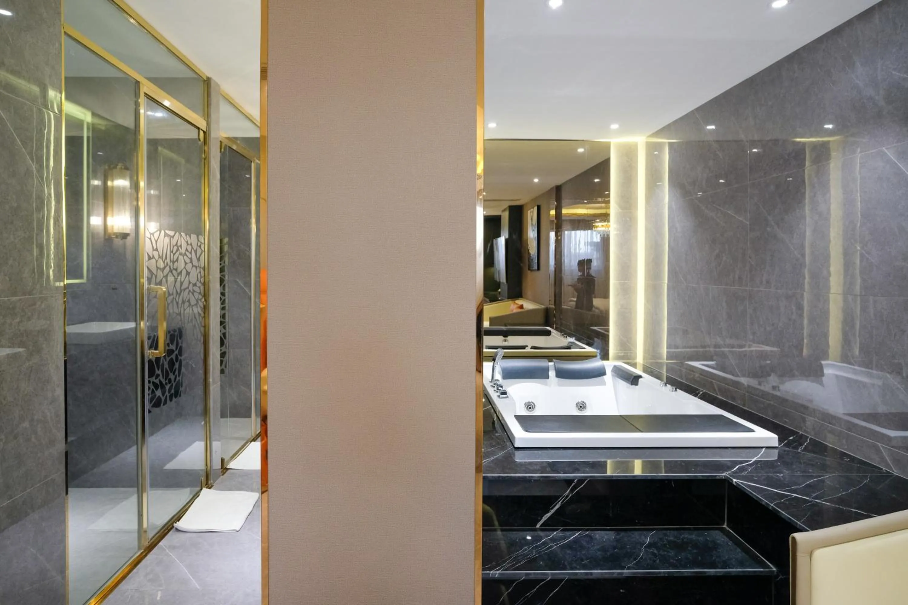 Enjoy Boutique Saigon Hotel