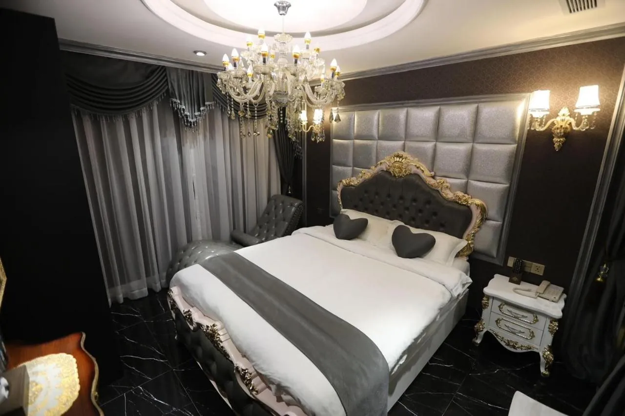 Enjoy Boutique Saigon Hotel