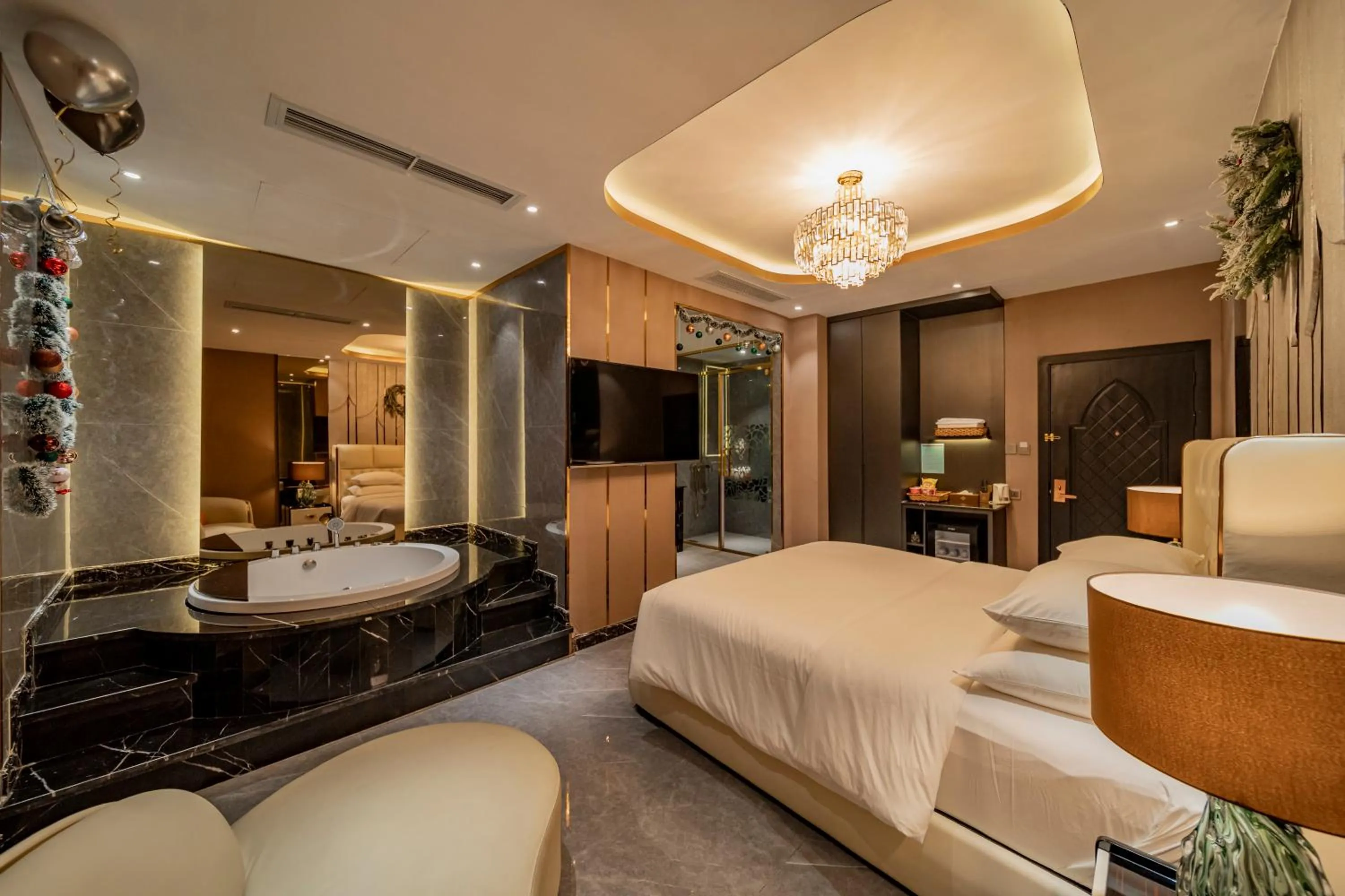 Enjoy Boutique Saigon Hotel