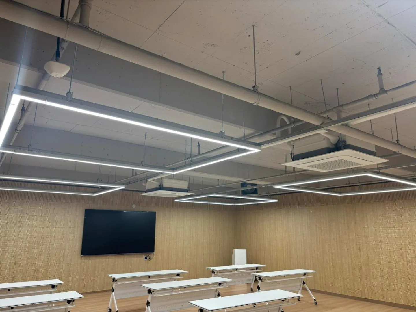 Business facilities in Hotel The Designers Incheon