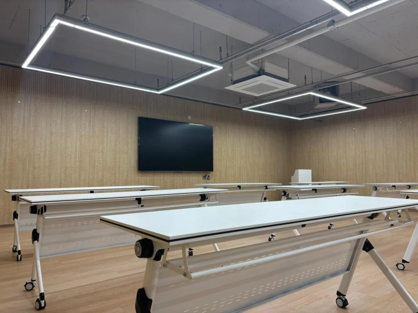 Business facilities in Hotel The Designers Incheon