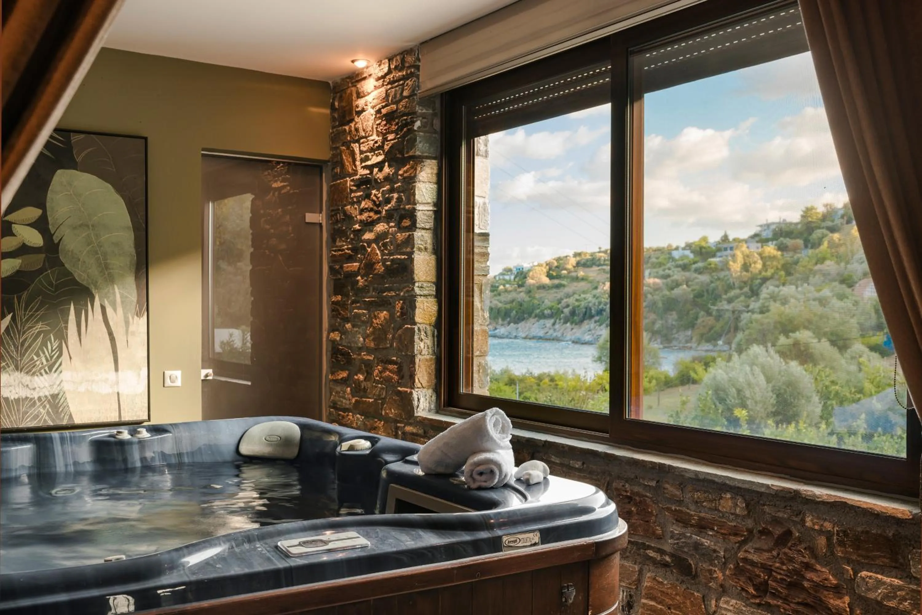 Hot Tub in Paramithenio Village Beach Resort & Spa