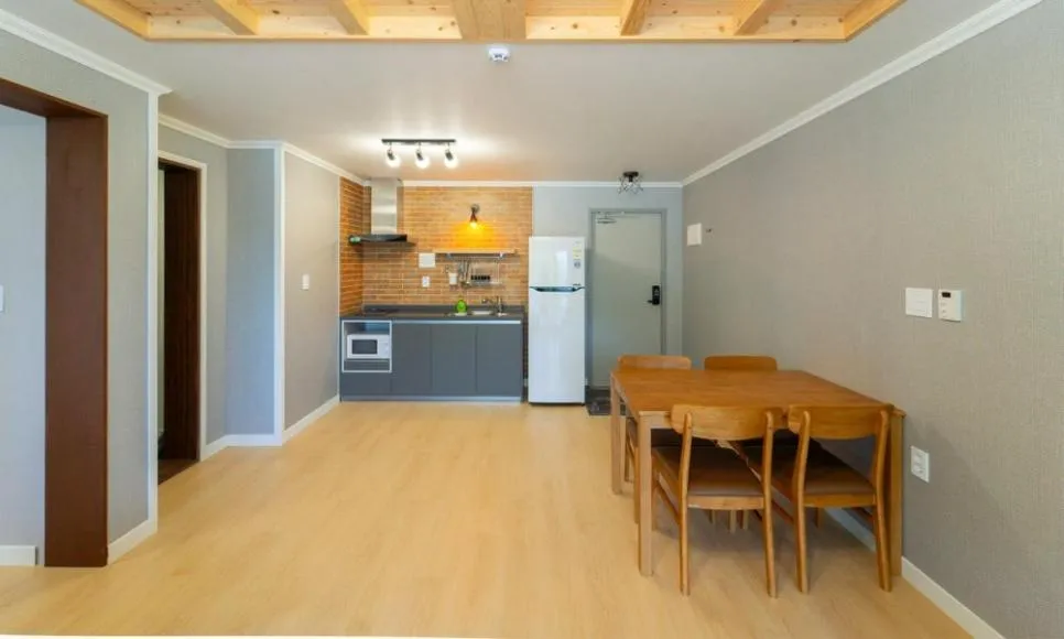 Kitchen or kitchenette in Seolli Resort Pension