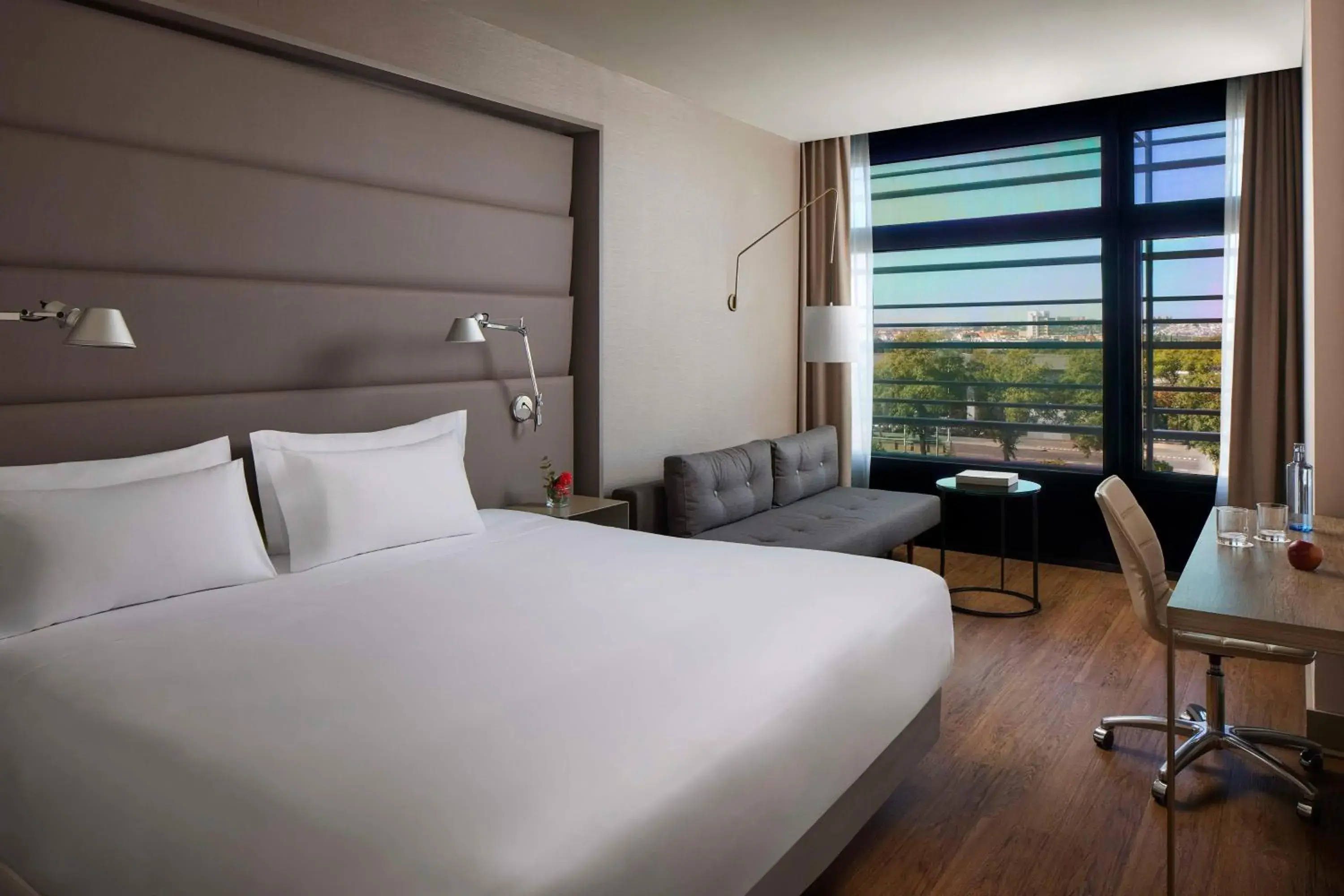 Superior Double or Twin Room New Style with Extra Bed (2 Adults + 1 Child) in NH Sevilla Plaza de Armas Superior Double or Twin Room New Style with Extra Bed (2 Adults + 1 Child) in NH Sevilla Plaza de Armas