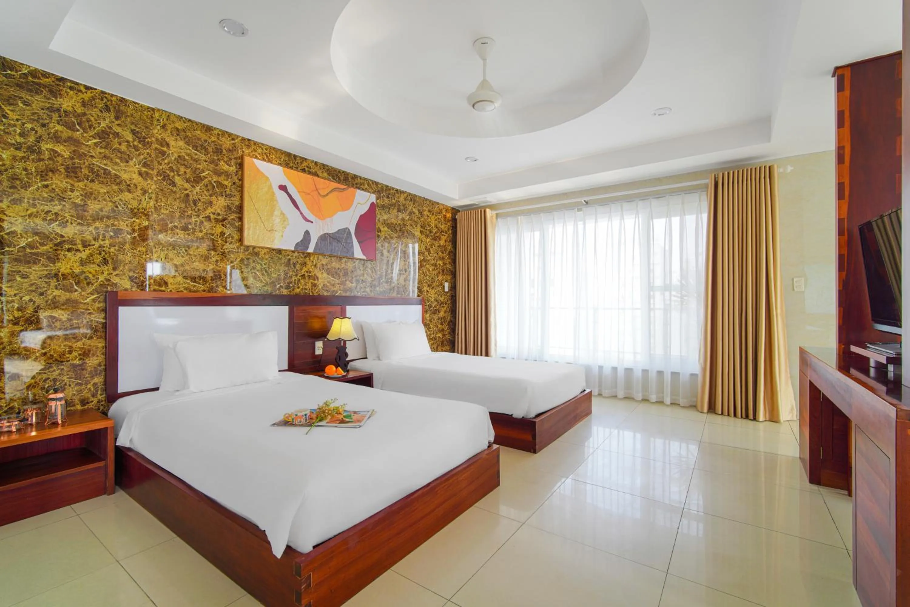 Communal lounge/ TV room, Bed in Hotel Soco