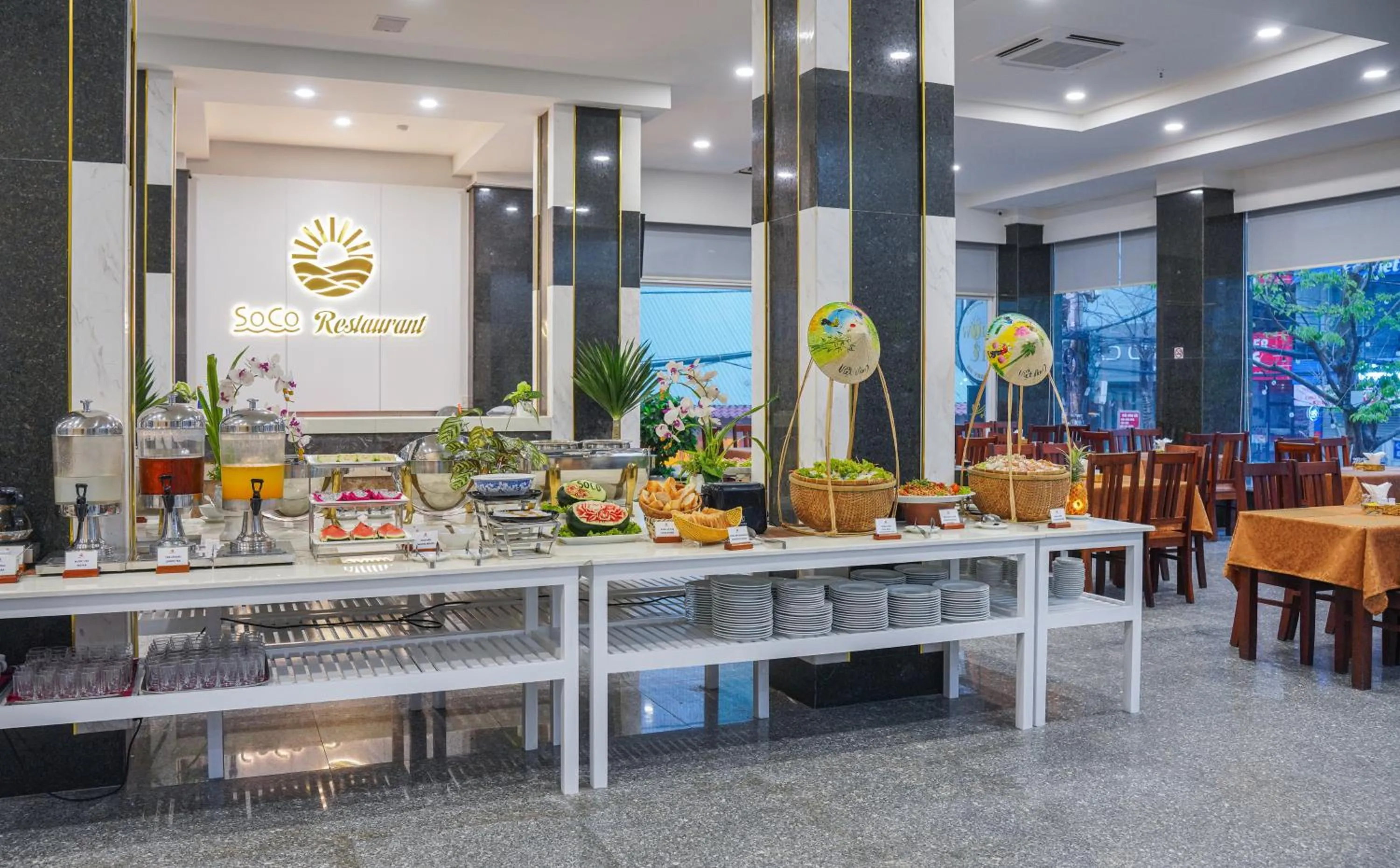 Restaurant/places to eat in Hotel Soco