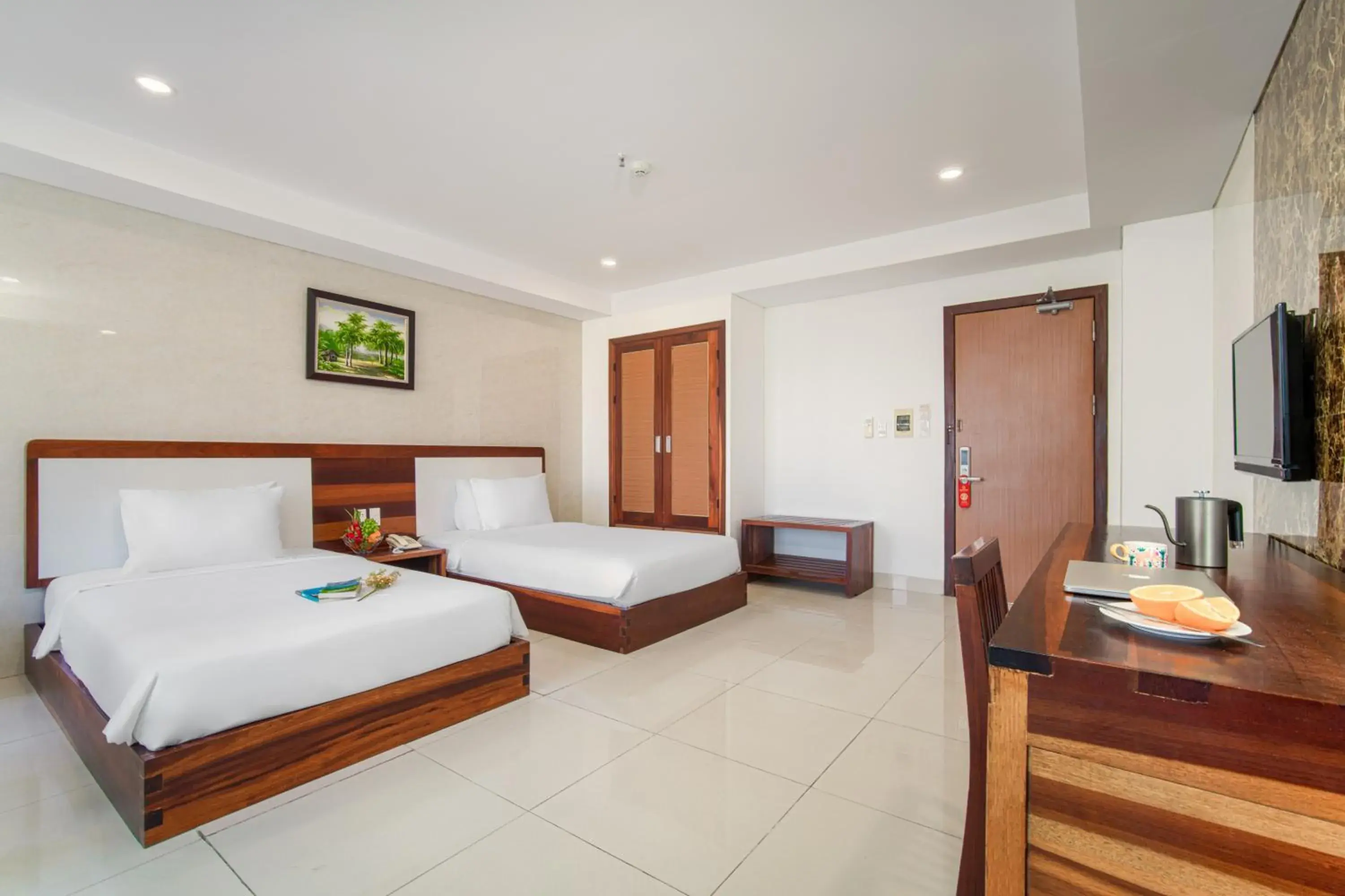 Triple Room with Bath in Hotel Soco Triple Room with Bath in Hotel Soco