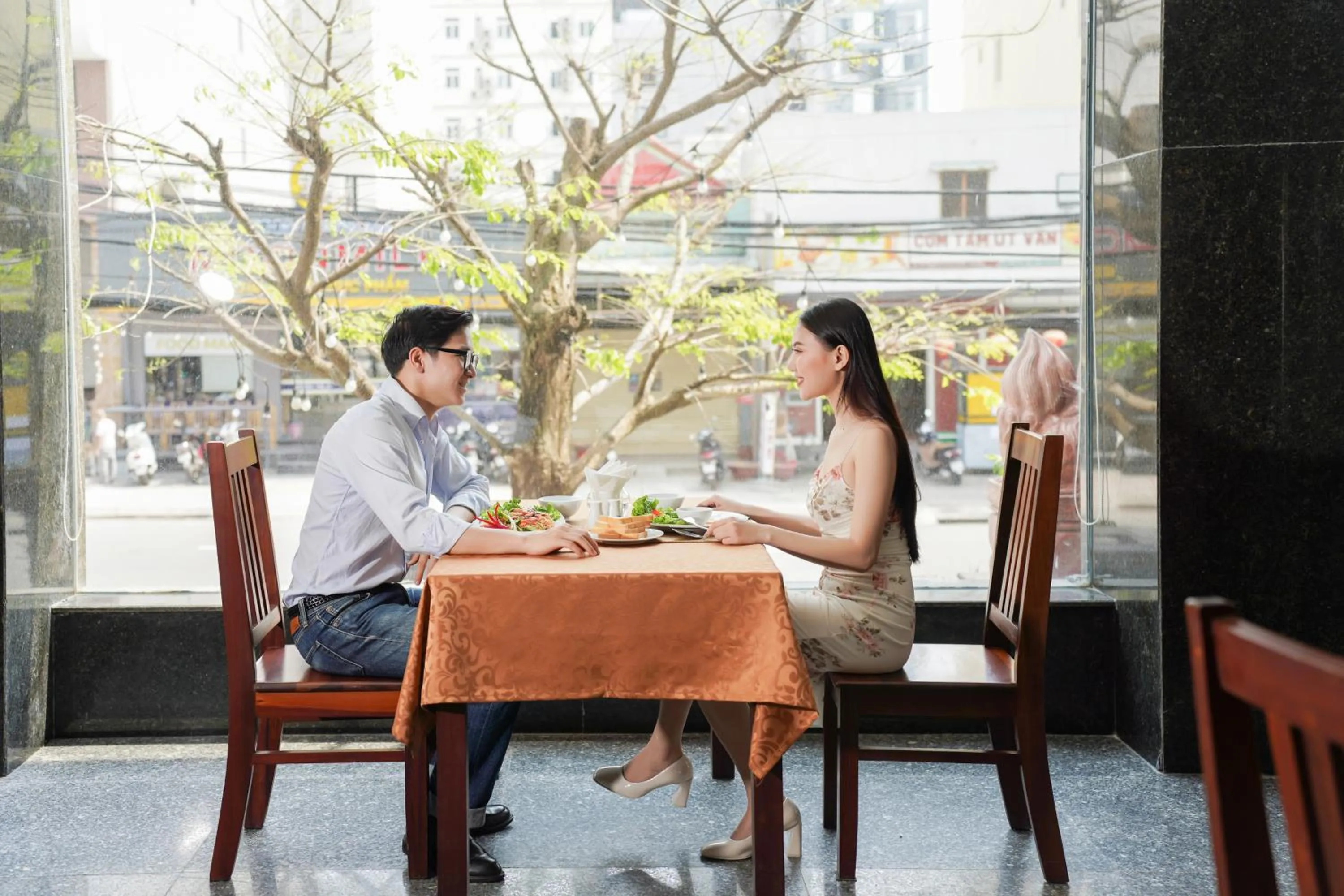 Restaurant/places to eat in Hotel Soco