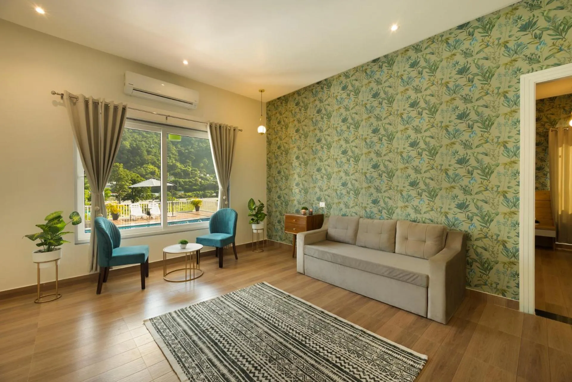 Living room in Zostel Plus Rishikesh, Mohanchatti