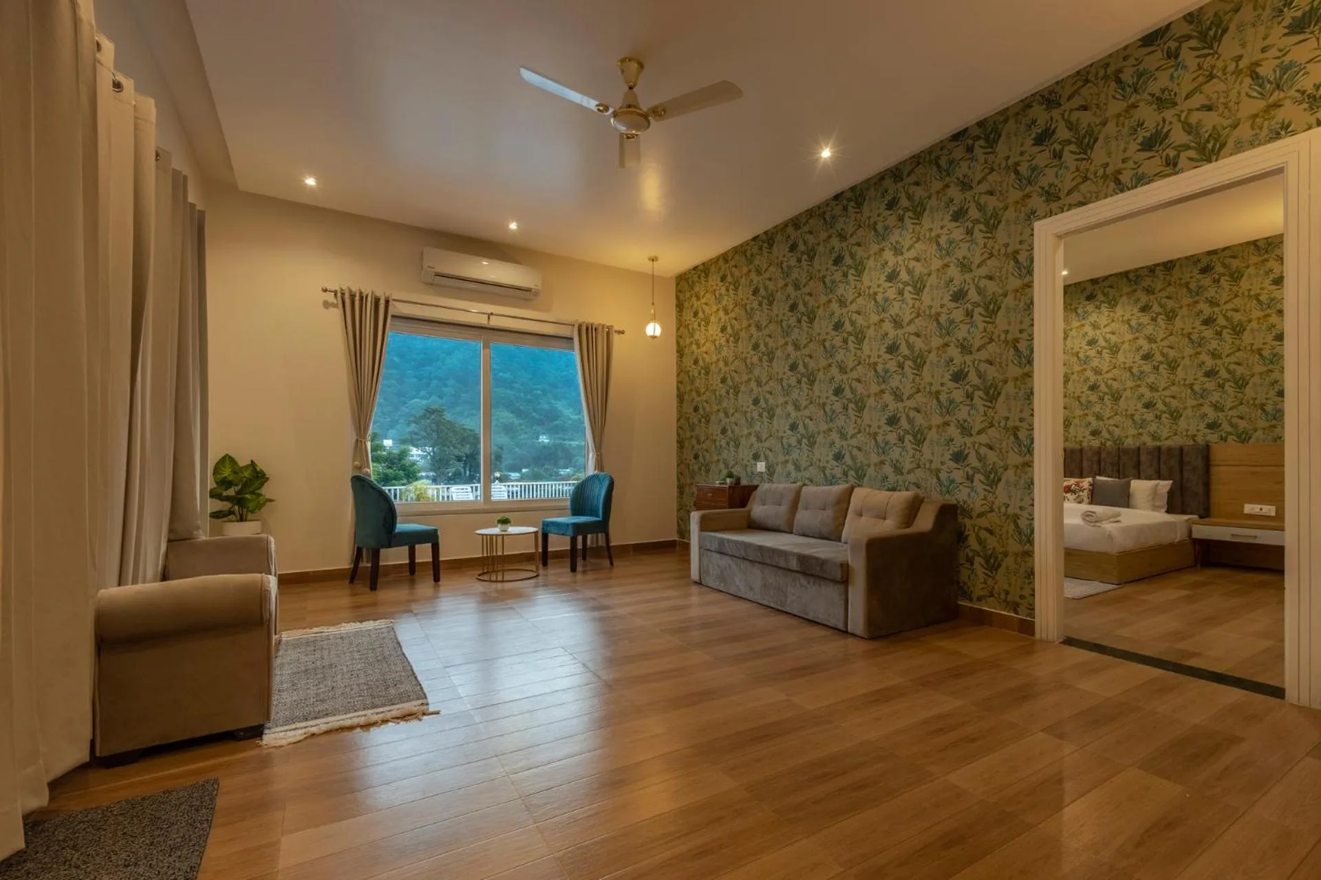 Living room in Zostel Plus Rishikesh, Mohanchatti