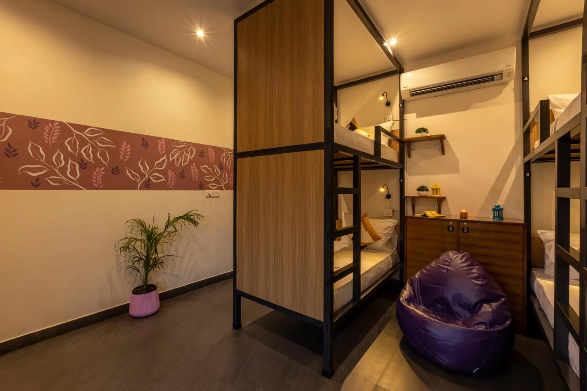 bunk bed in Zostel Plus Rishikesh, Mohanchatti