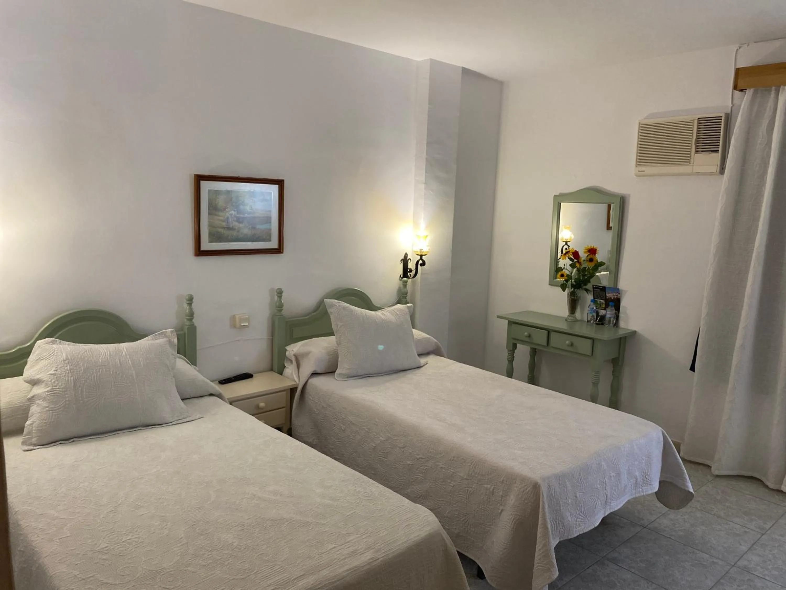 Bed in Hotel Meson Fuente del Pino