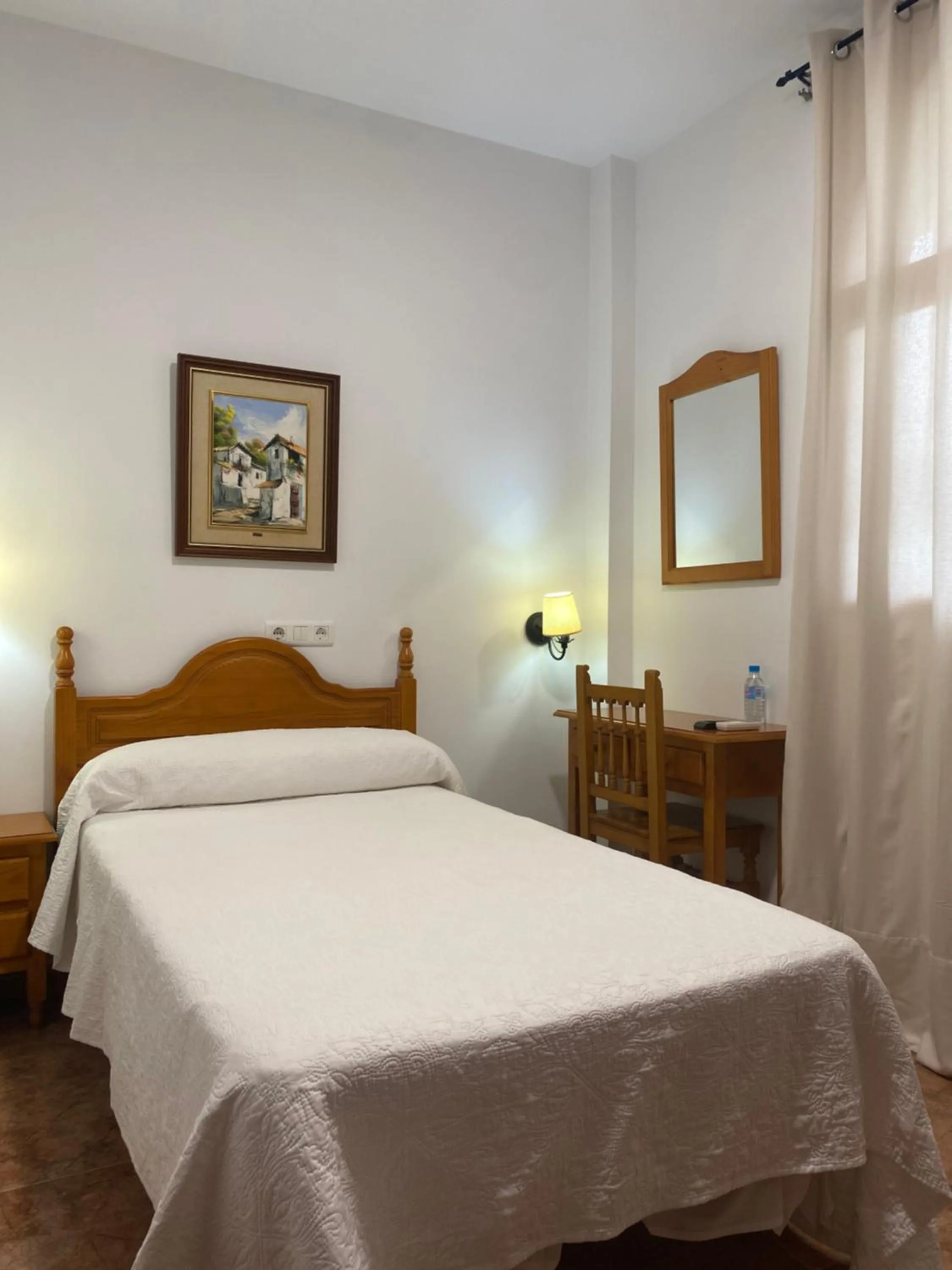 Bed in Hotel Meson Fuente del Pino