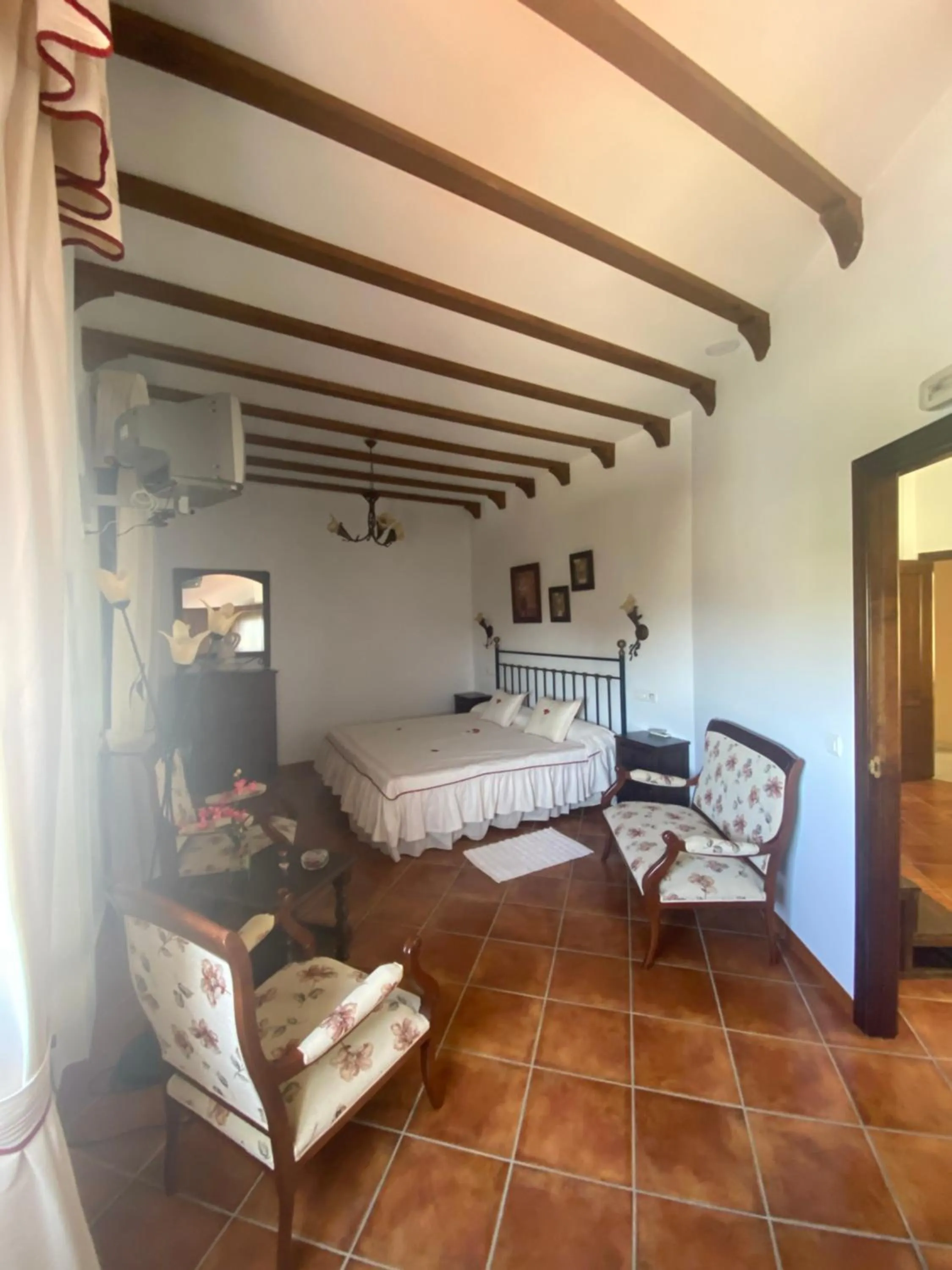 Bed in Hotel Meson Fuente del Pino