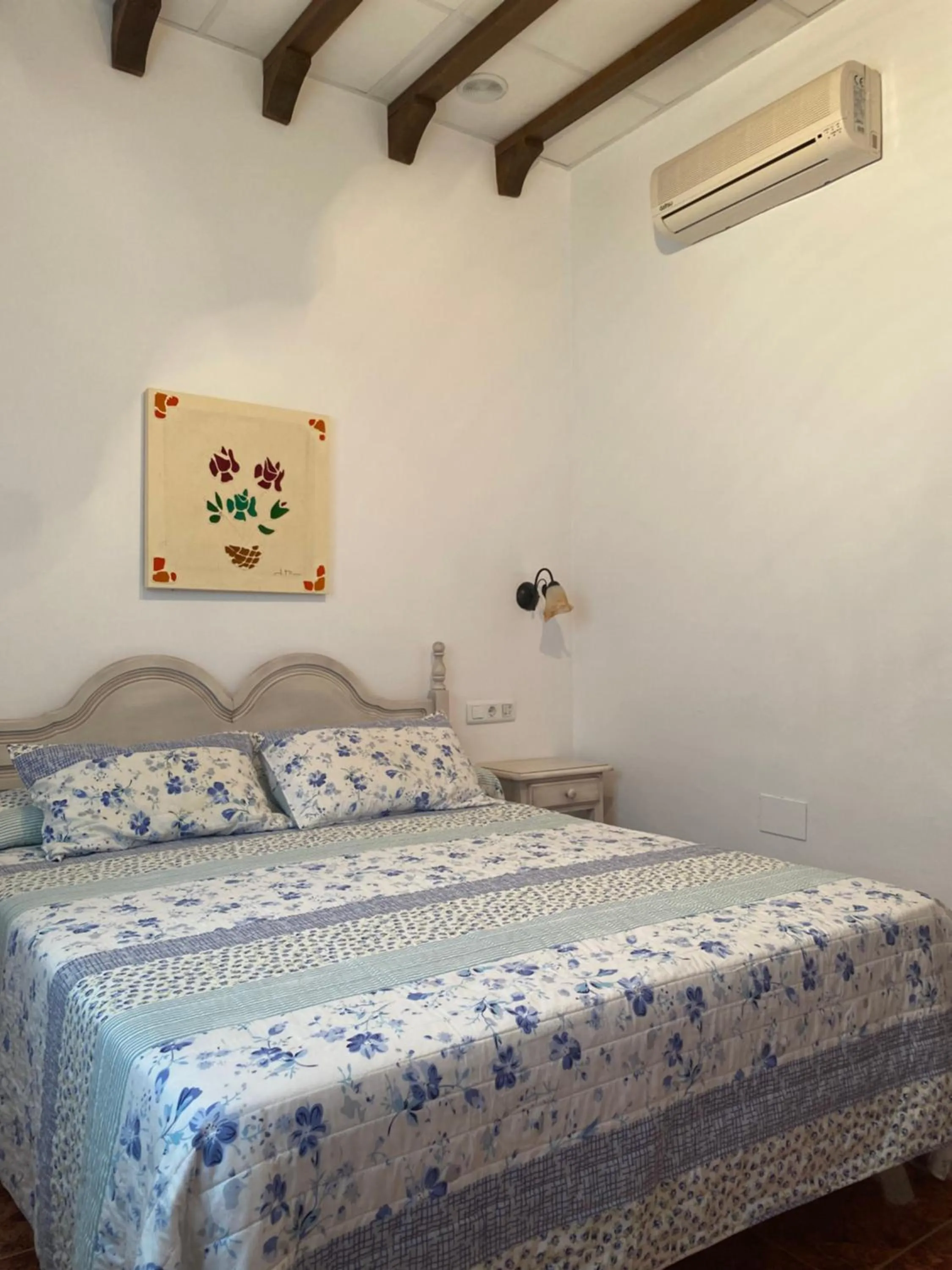 Bed in Hotel Meson Fuente del Pino