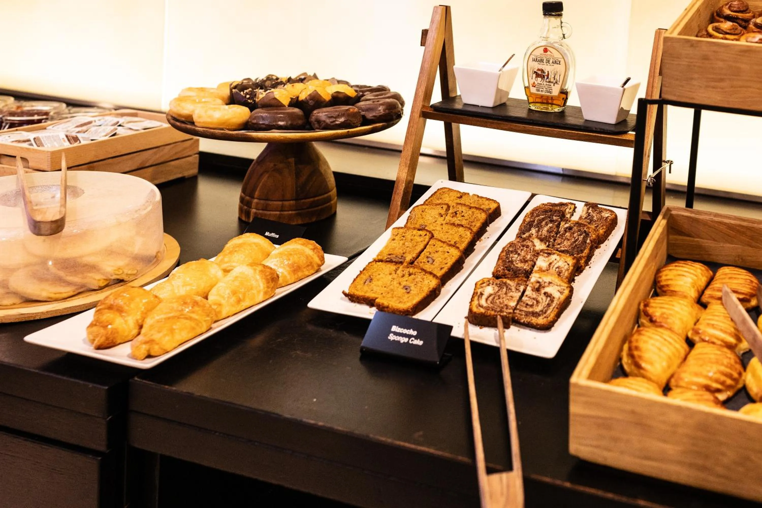 Buffet breakfast in Acevi Villarroel