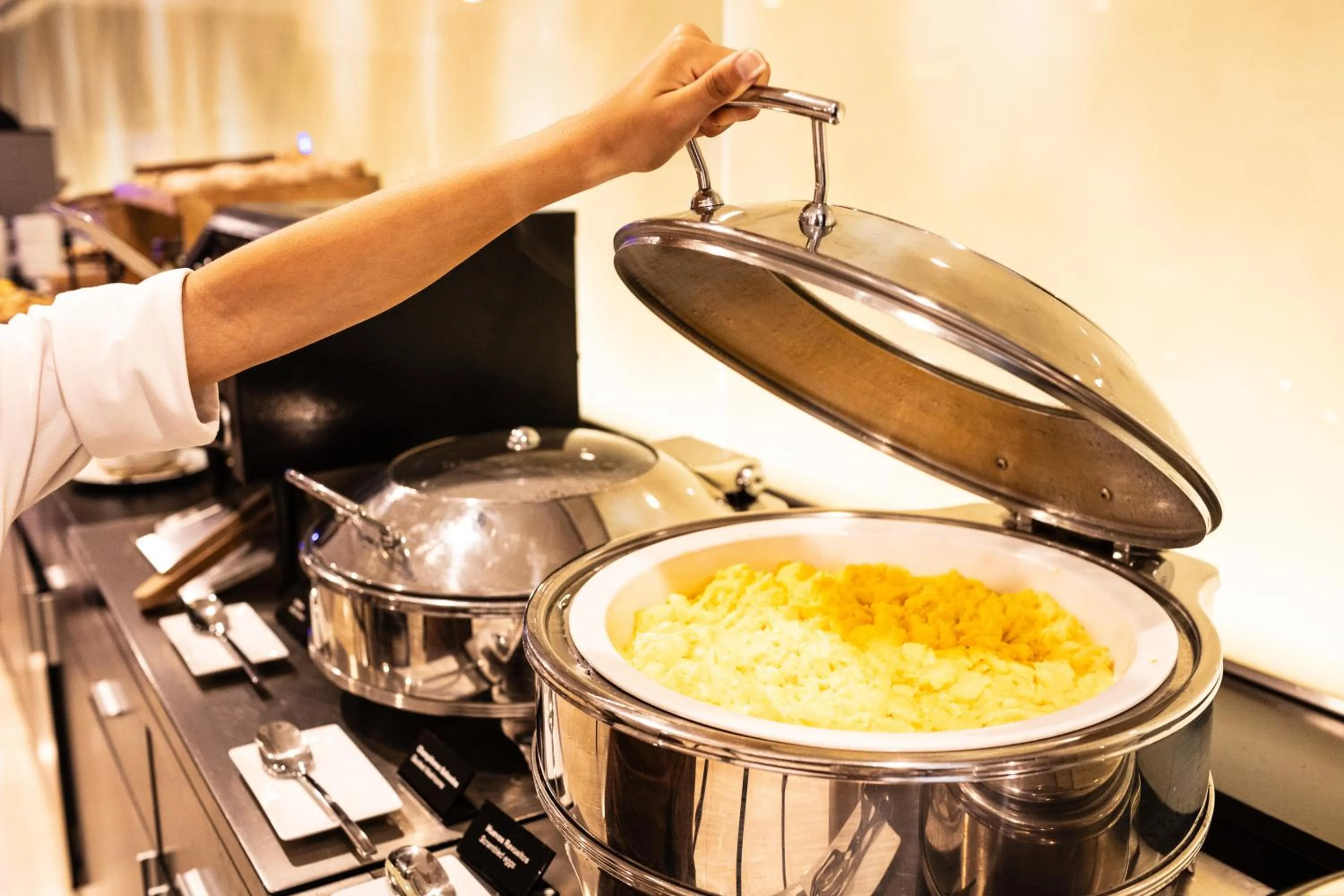 Buffet breakfast in Acevi Villarroel