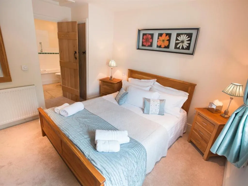 Bedroom, Bed in The Old Brewhouse