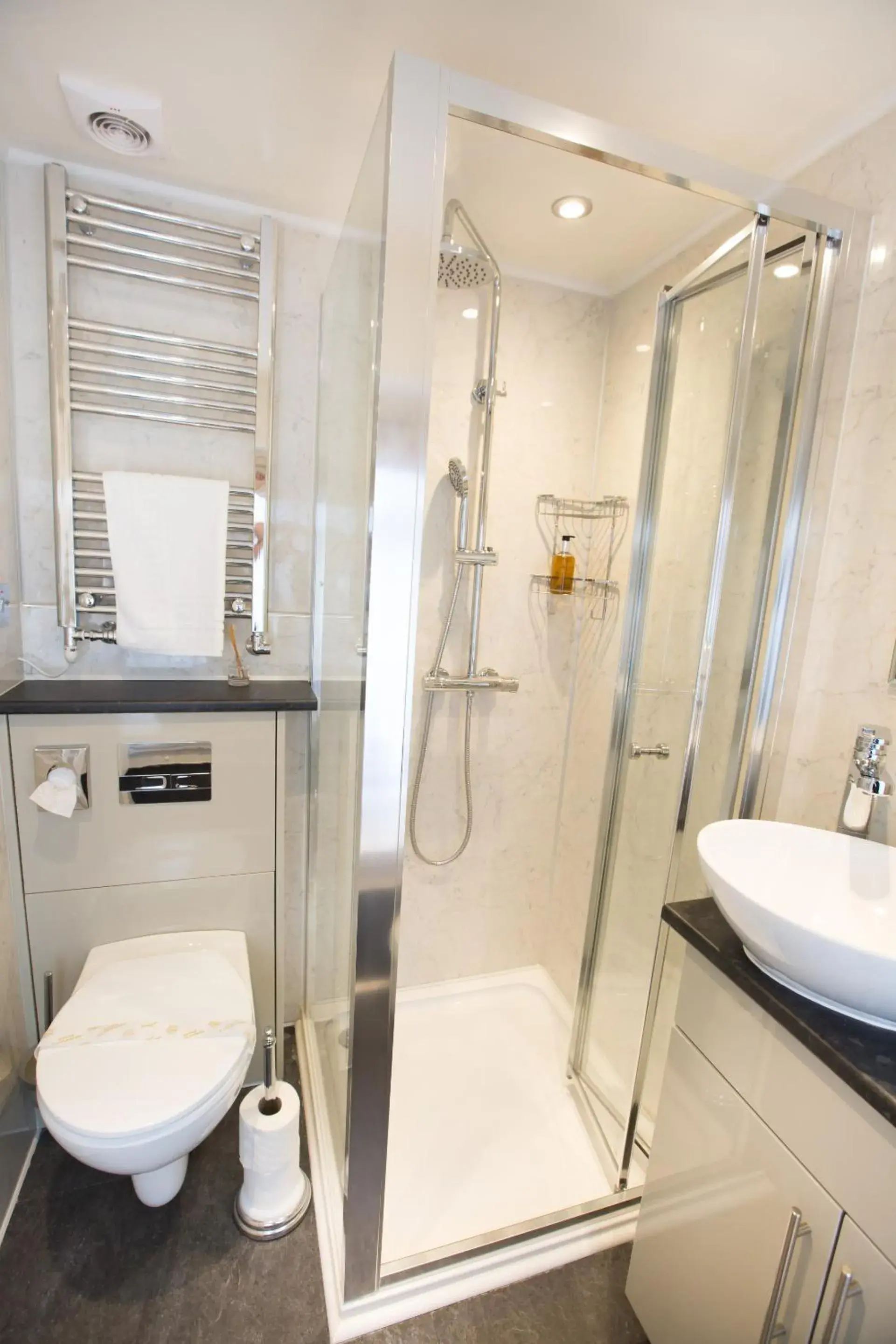 Twin Room with Private Bathroom in The Old Brewhouse Twin Room with Private Bathroom in The Old Brewhouse