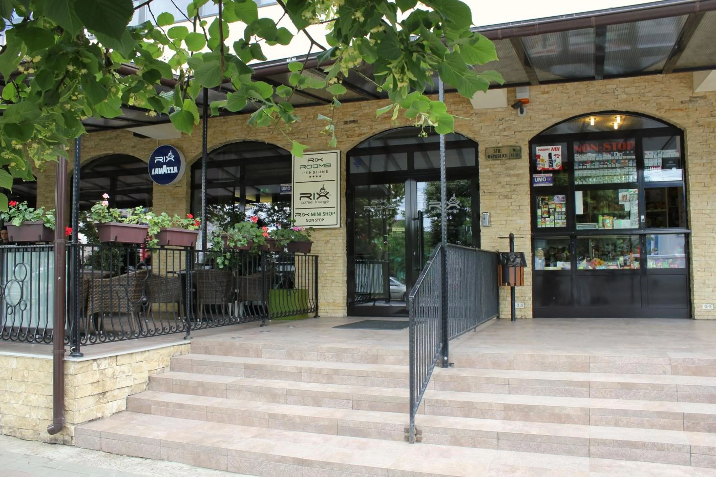 Facade/entrance in Pensiunea Rix Rooms