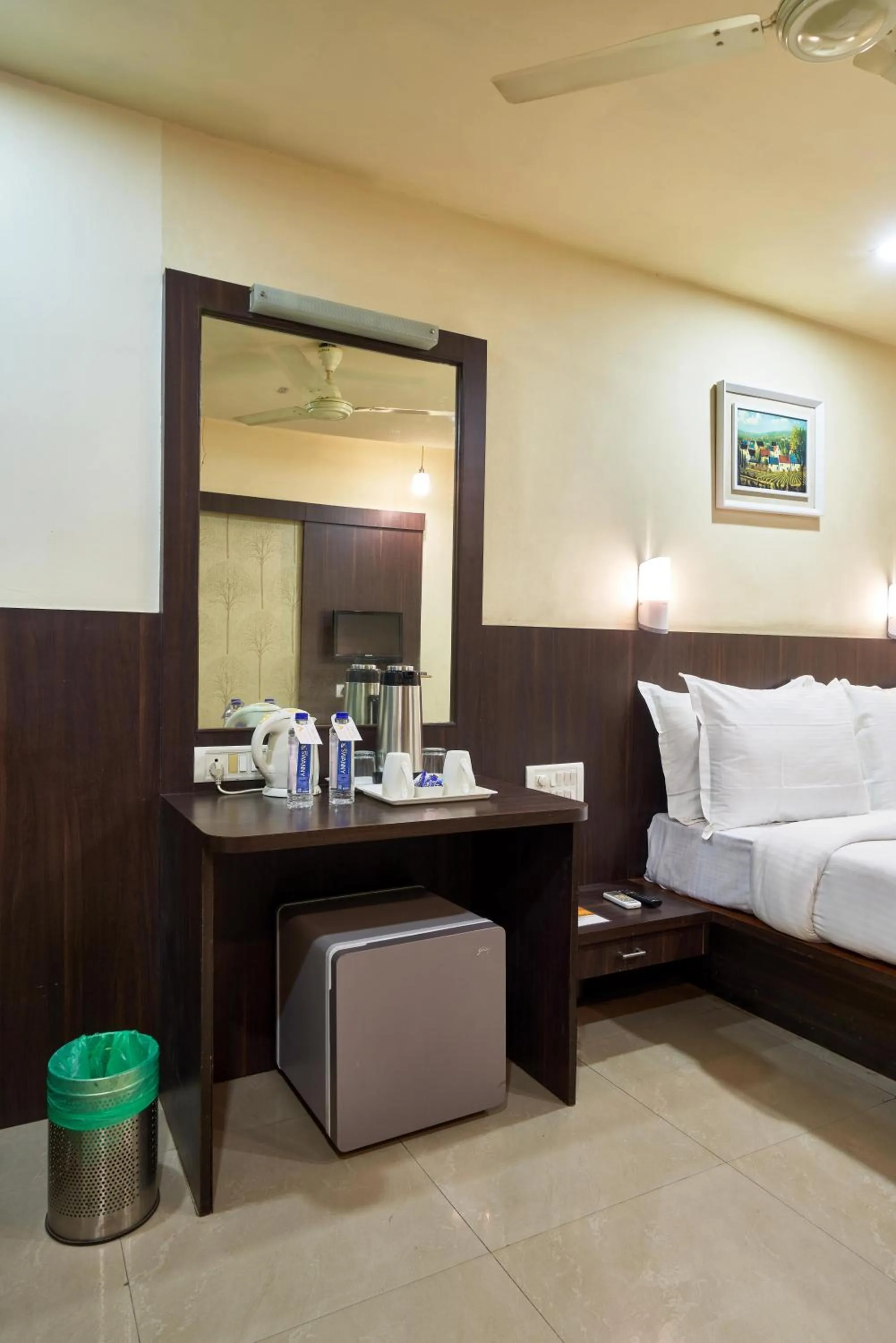 hair dresser, Bed in Hotel Atria, Kolhapur