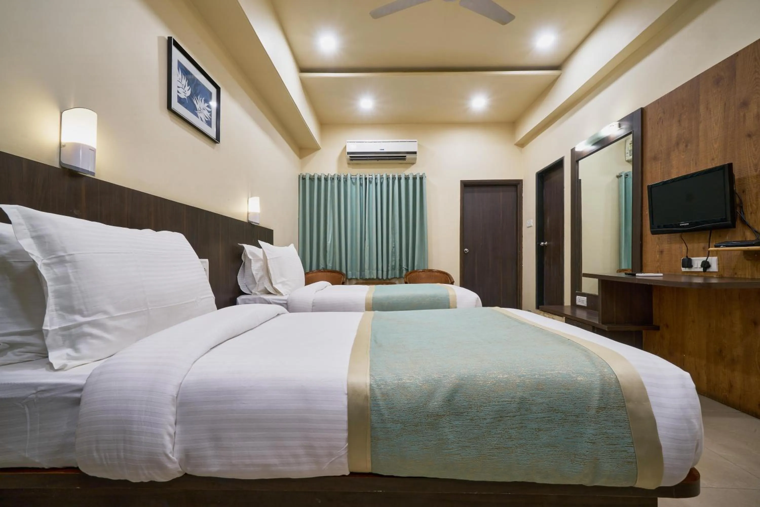 Bed in Hotel Atria, Kolhapur