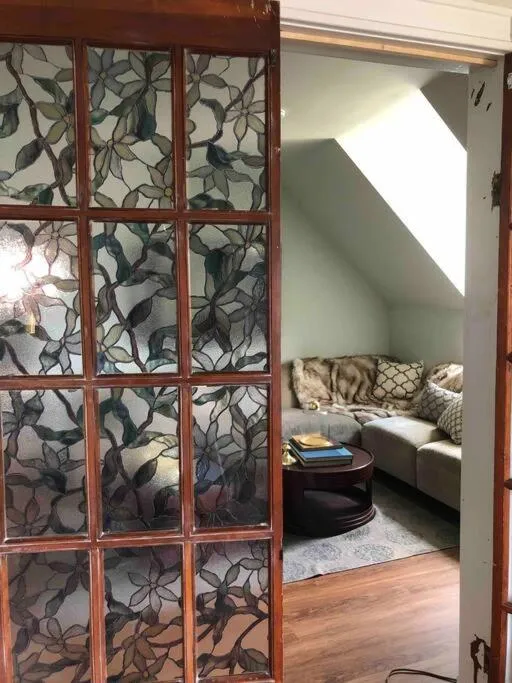 Redefined Alchemy - Bright, eclectic, pretty Apt 3E