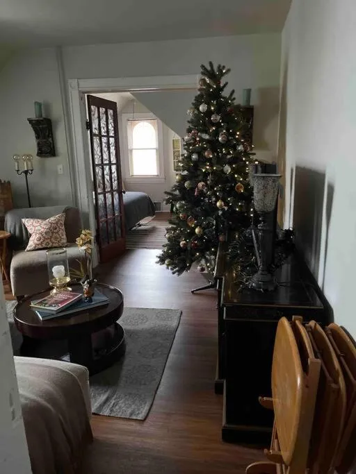 Redefined Alchemy - Bright, eclectic, pretty Apt 3E