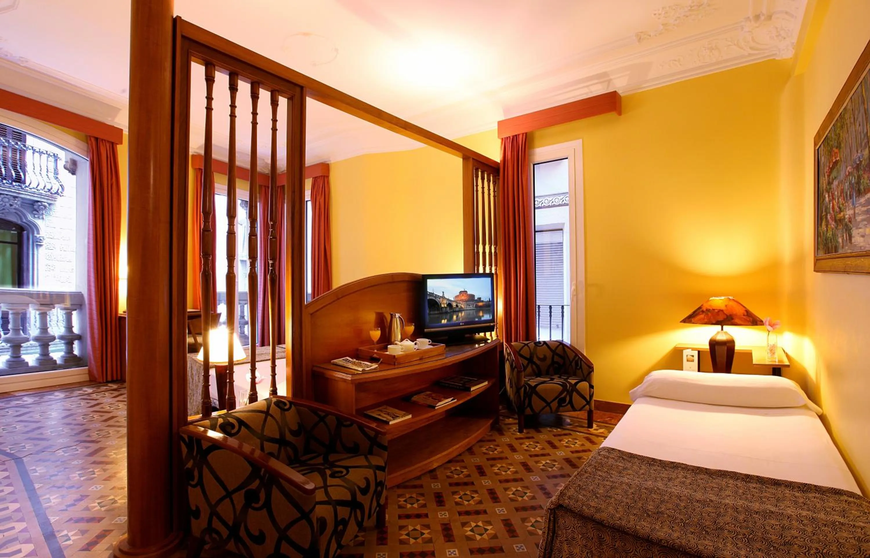 Photo of the whole room, Bed in Hotel Nouvel