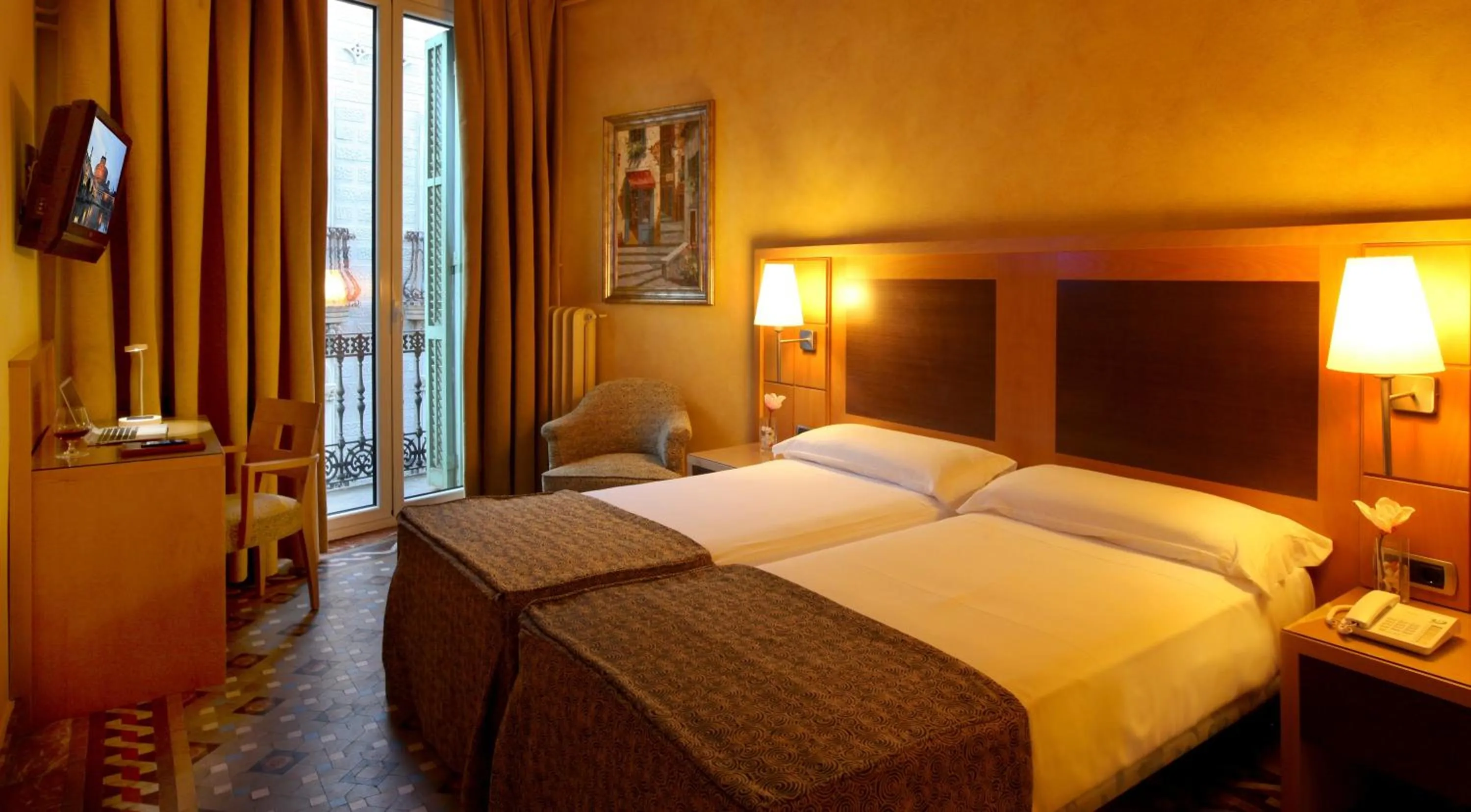 Photo of the whole room, Bed in Hotel Nouvel