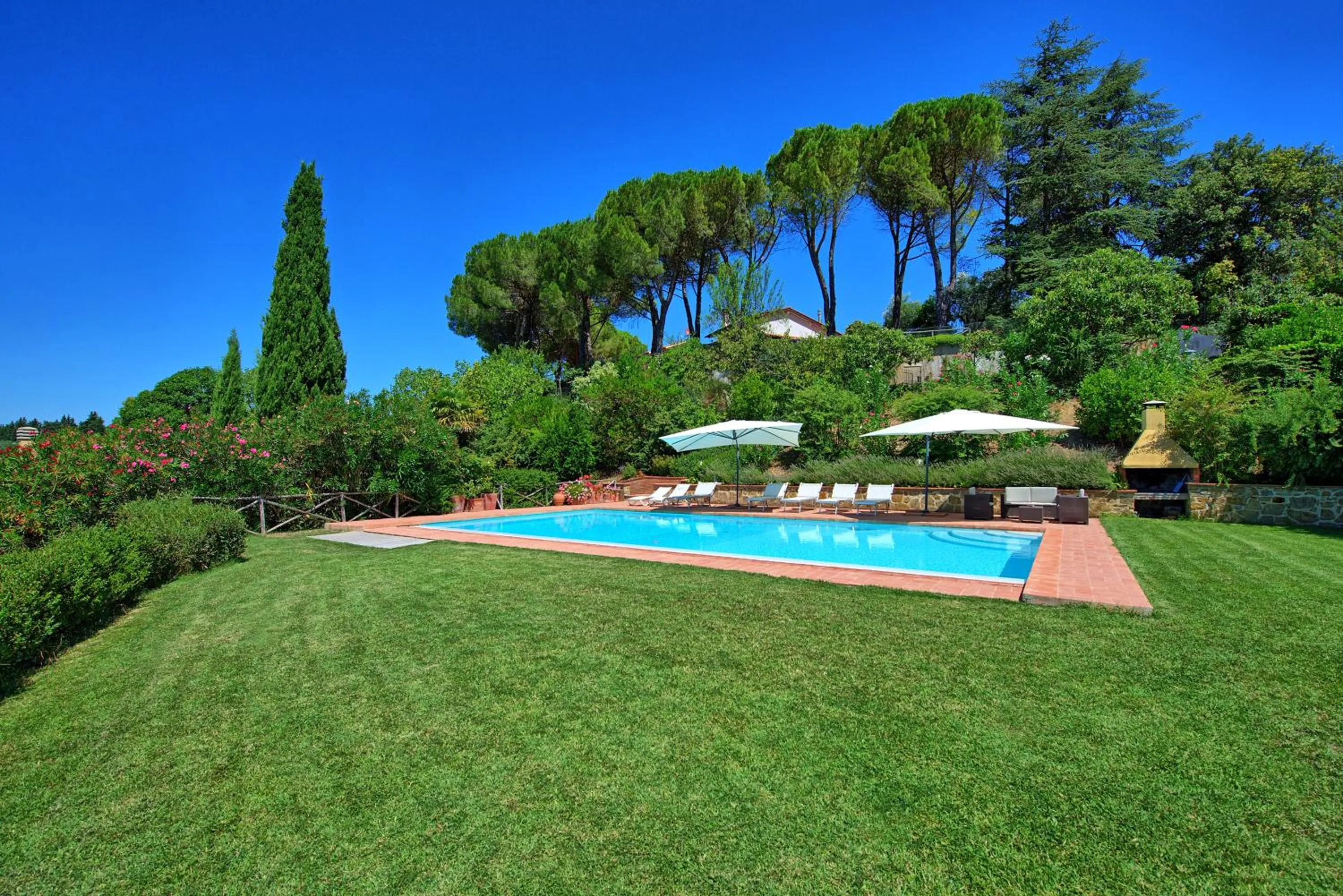 Garden in Villa Casa Lucia by PosarelliVillas