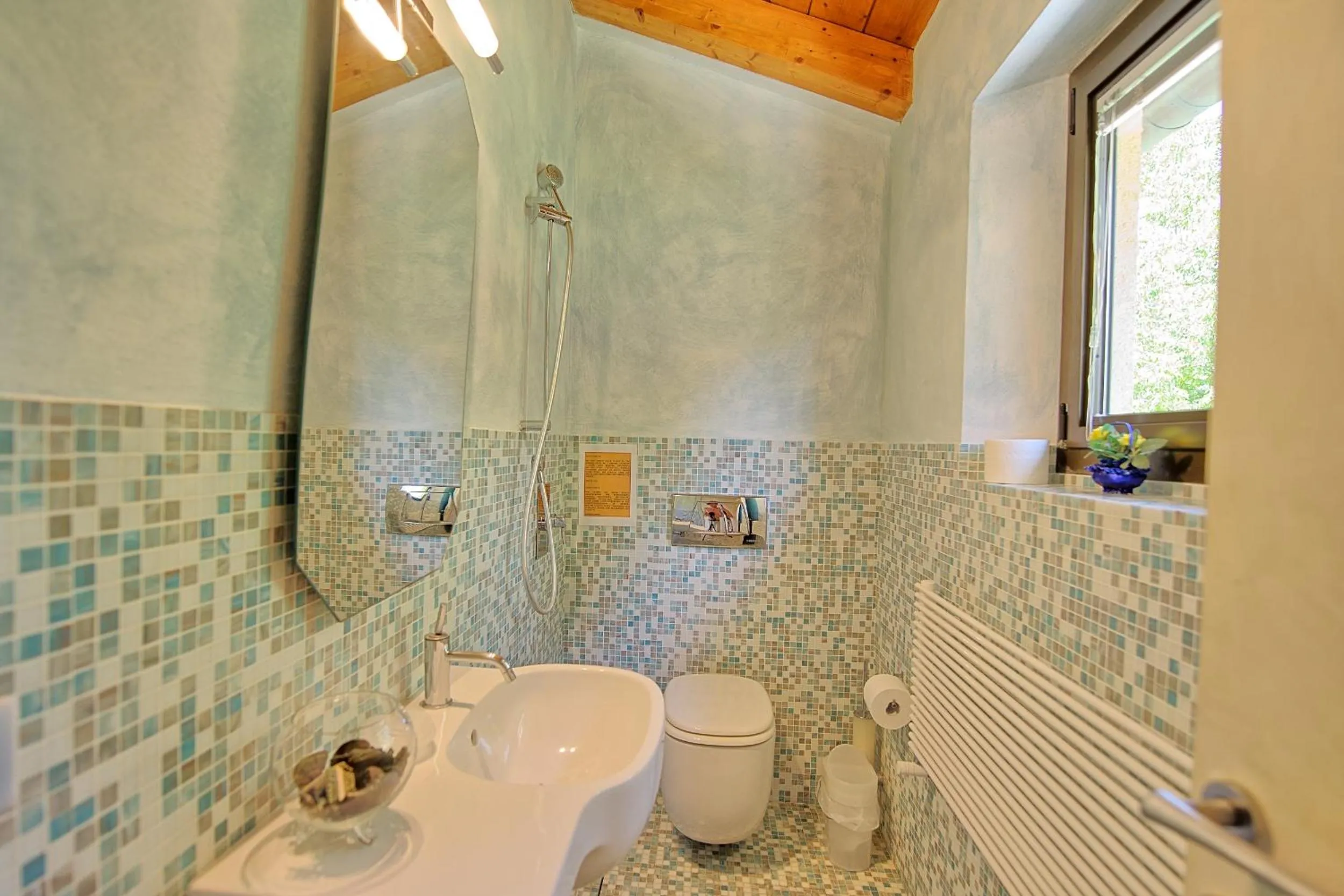 Toilet in Villa Casa Lucia by PosarelliVillas