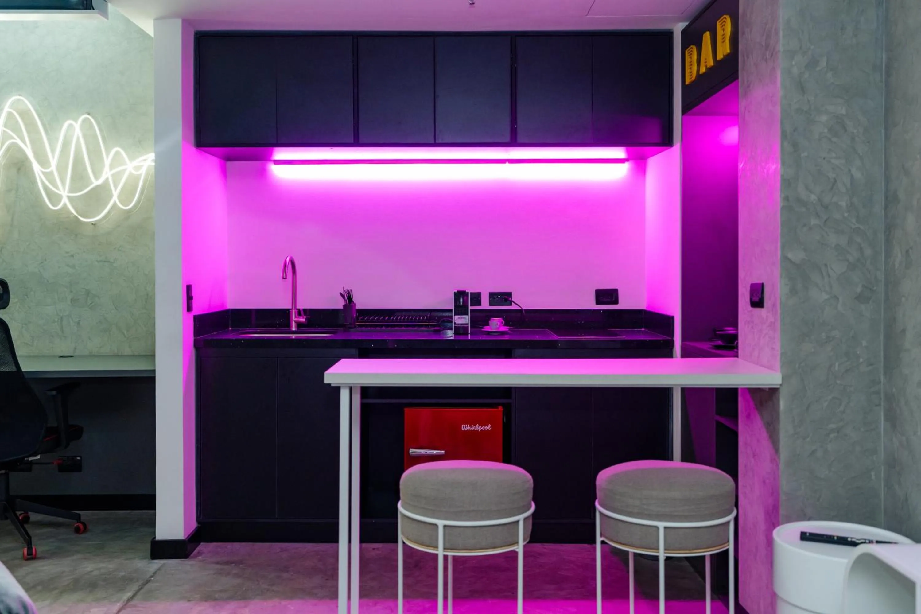 Kitchen or kitchenette in Indie Universe Creative Hotel