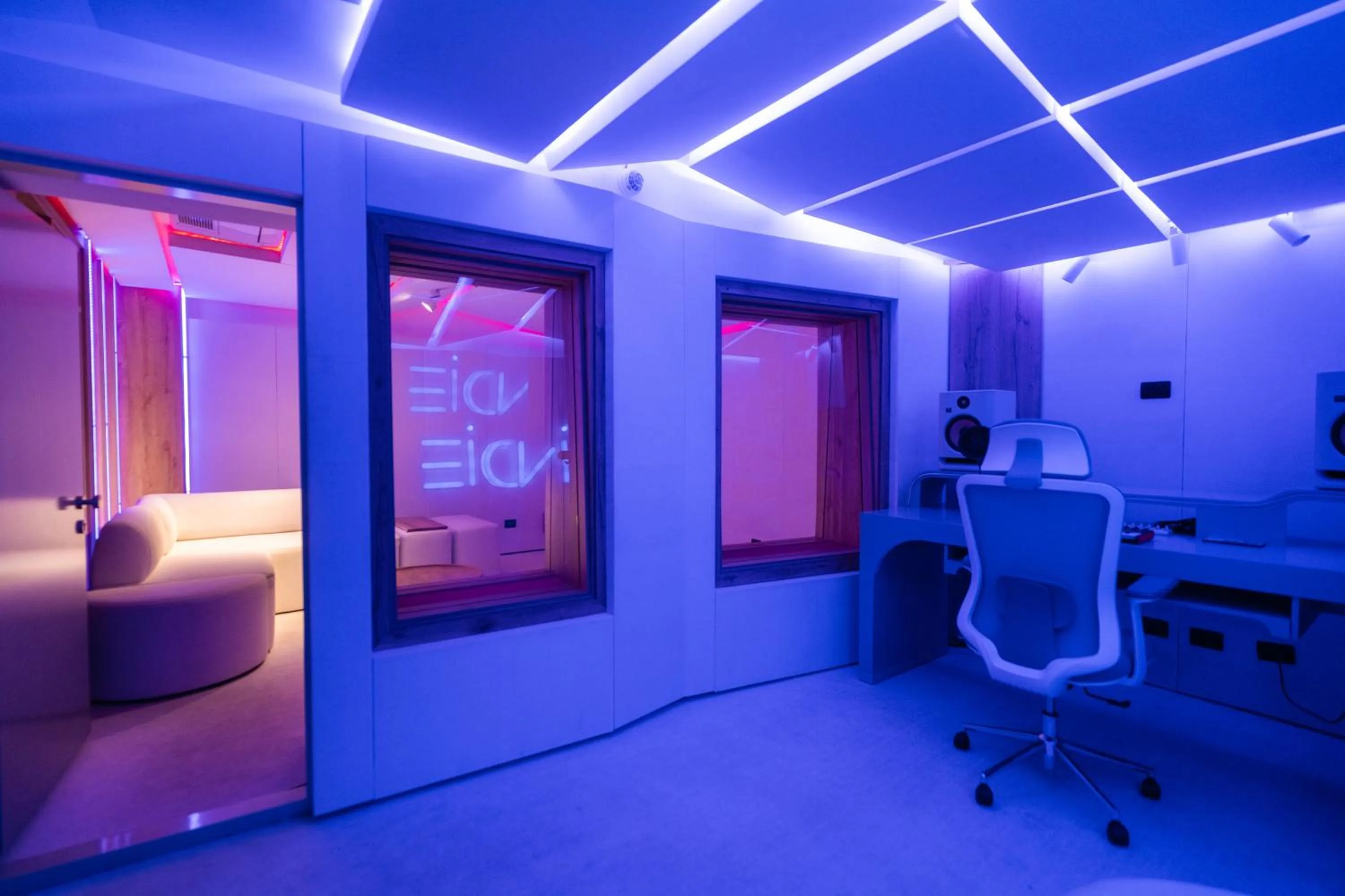 Seating area in Indie Universe Creative Hotel