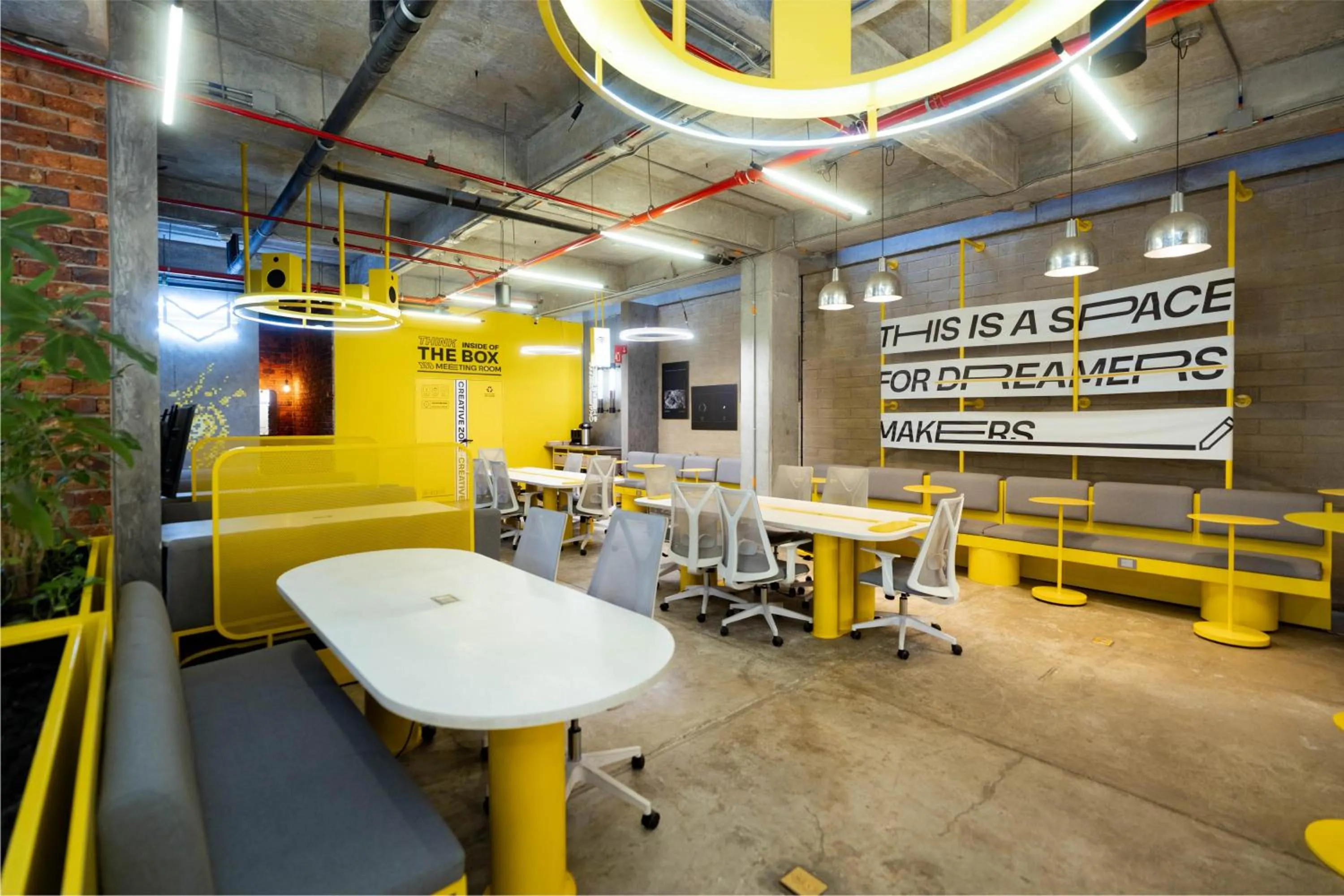 Living room in Indie Universe Creative Hotel