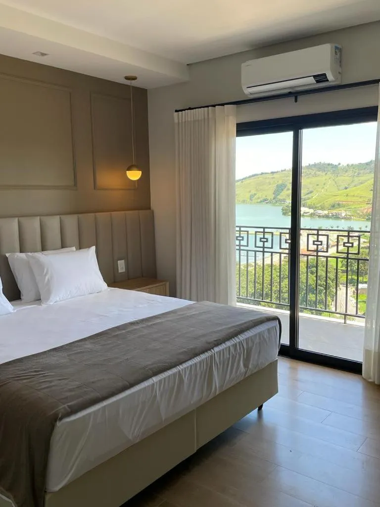 Bedroom, Bed in Vista do Lago Hotel