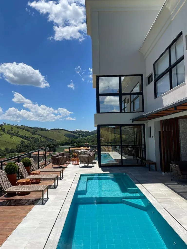 Swimming pool in Vista do Lago Hotel