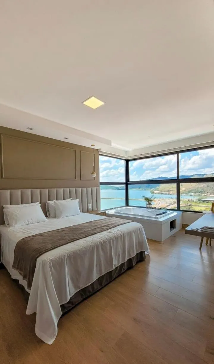 Bedroom, Bed in Vista do Lago Hotel